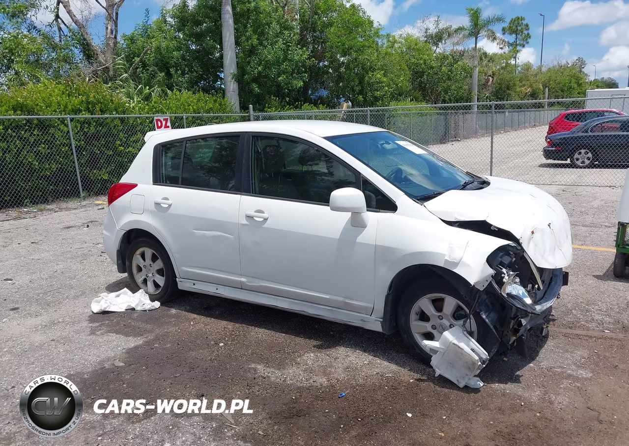 2011 Nissan Versa 1.8Sl – zdjęcie 1 z 16