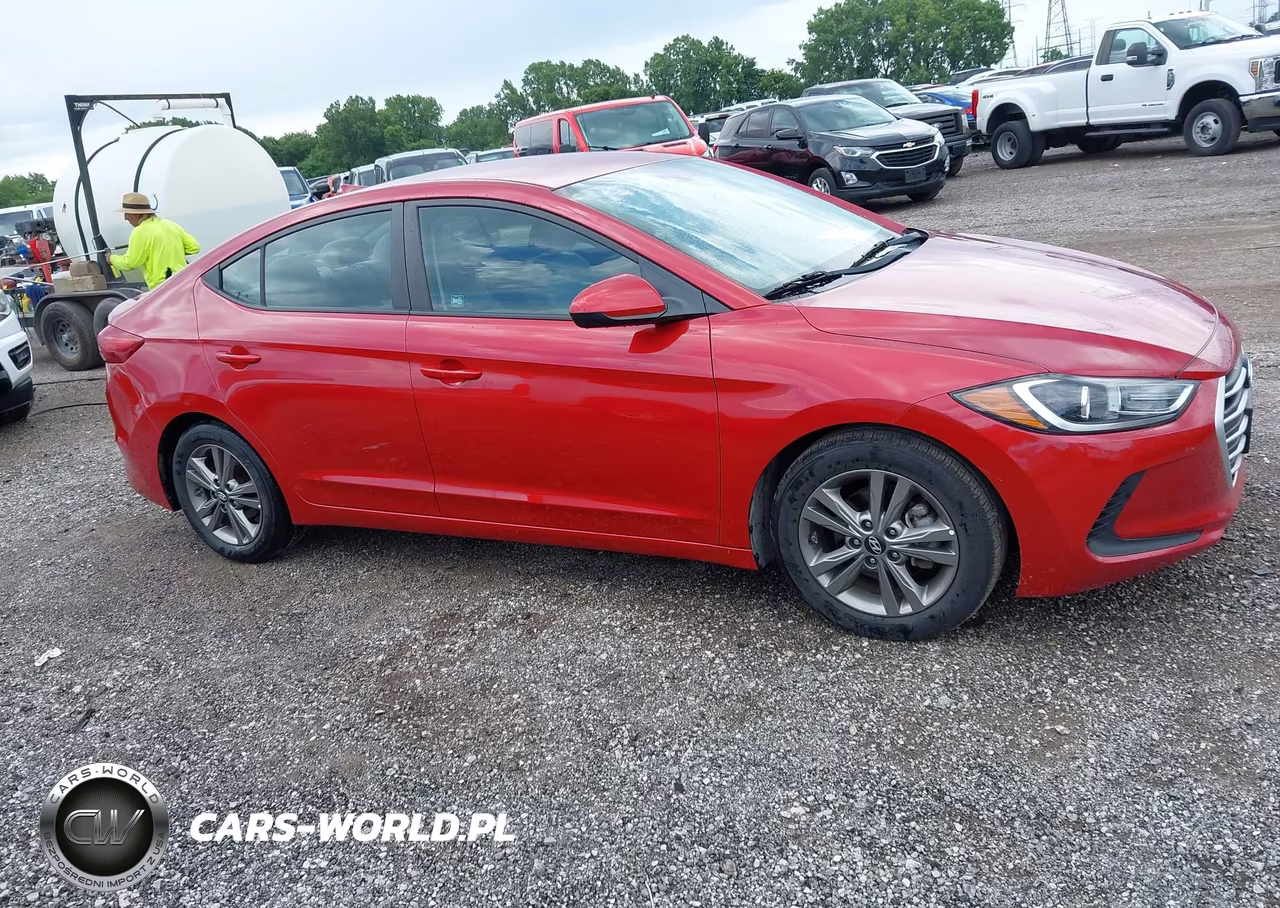 2018 Hyundai Elantra Sel VIN:5NPD84LFXJH333814 - 13