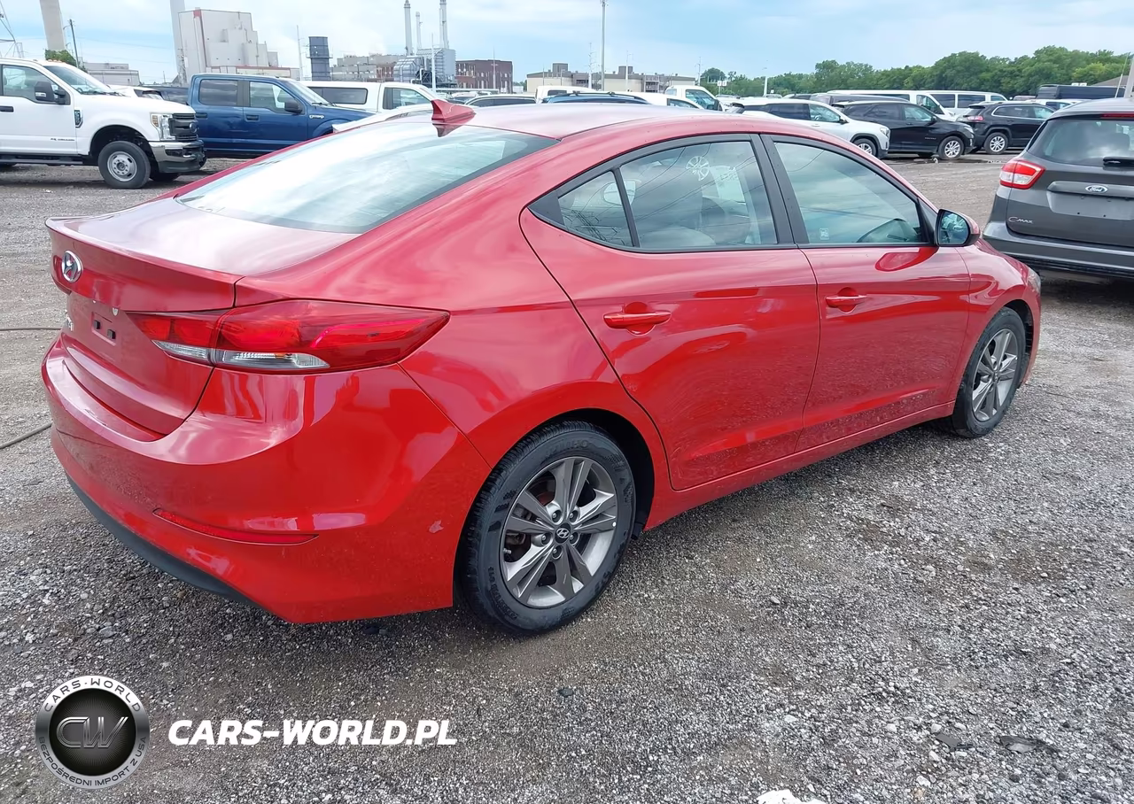 2018 Hyundai Elantra Sel VIN:5NPD84LFXJH333814 - 4