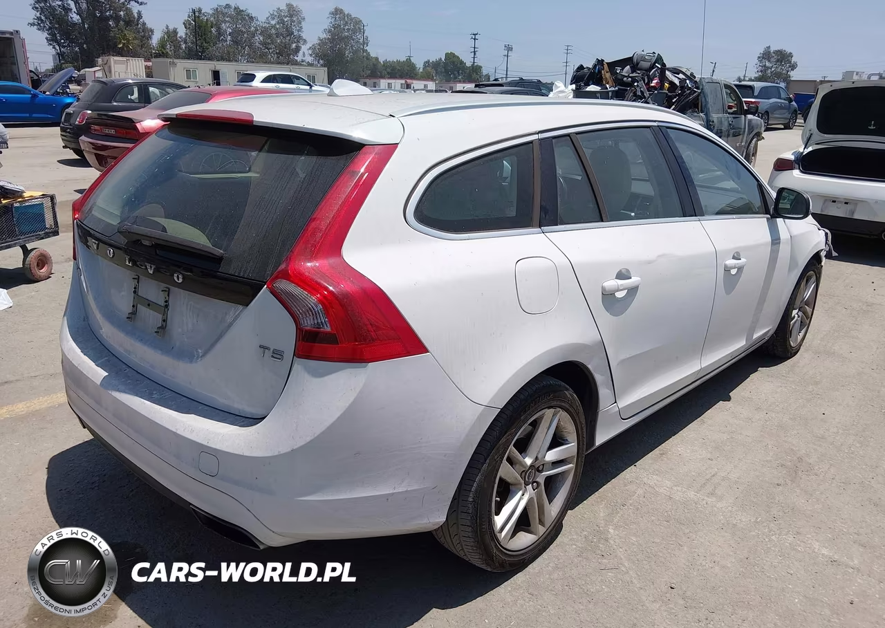 2015 Volvo V60 T5 Premier VIN:YV126MEB3F1207889 - 4