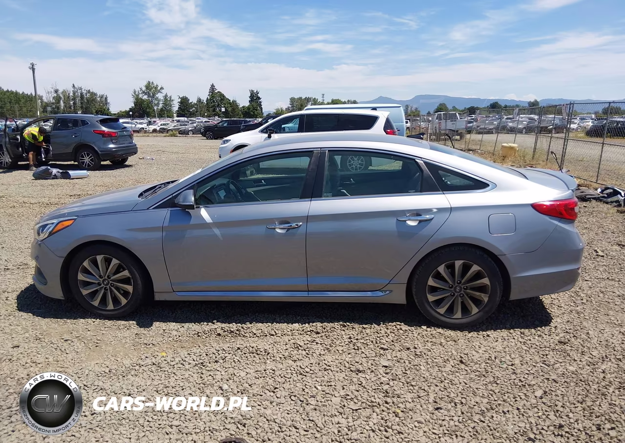 2015 Hyundai Sonata Sport VIN:5NPE34AF8FH135259 - 14