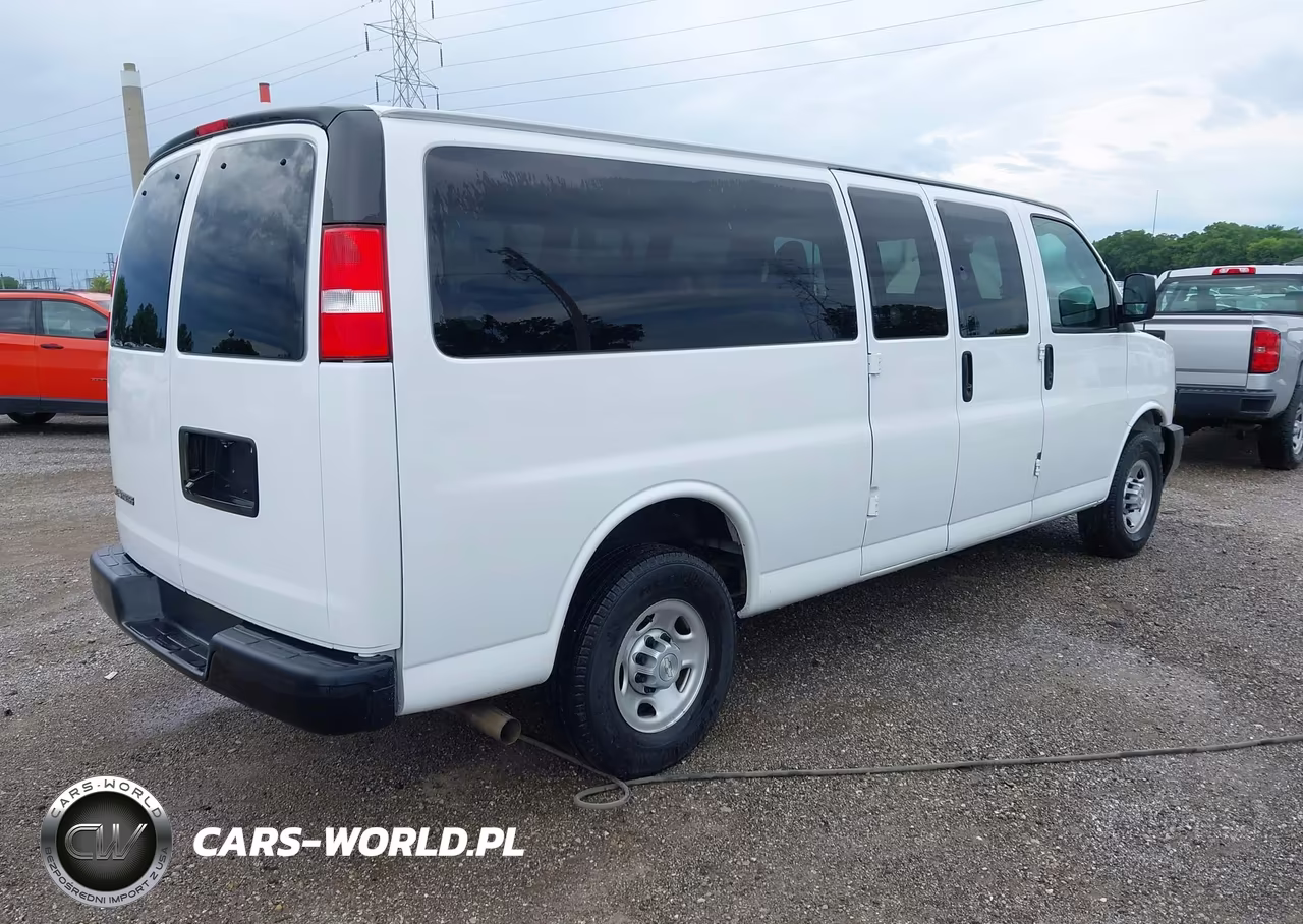 2021 Chevrolet Express Passenger Rwd 3500 Extended Wheelbase Ls VIN:1GAZGNFP1M1155315 - 4