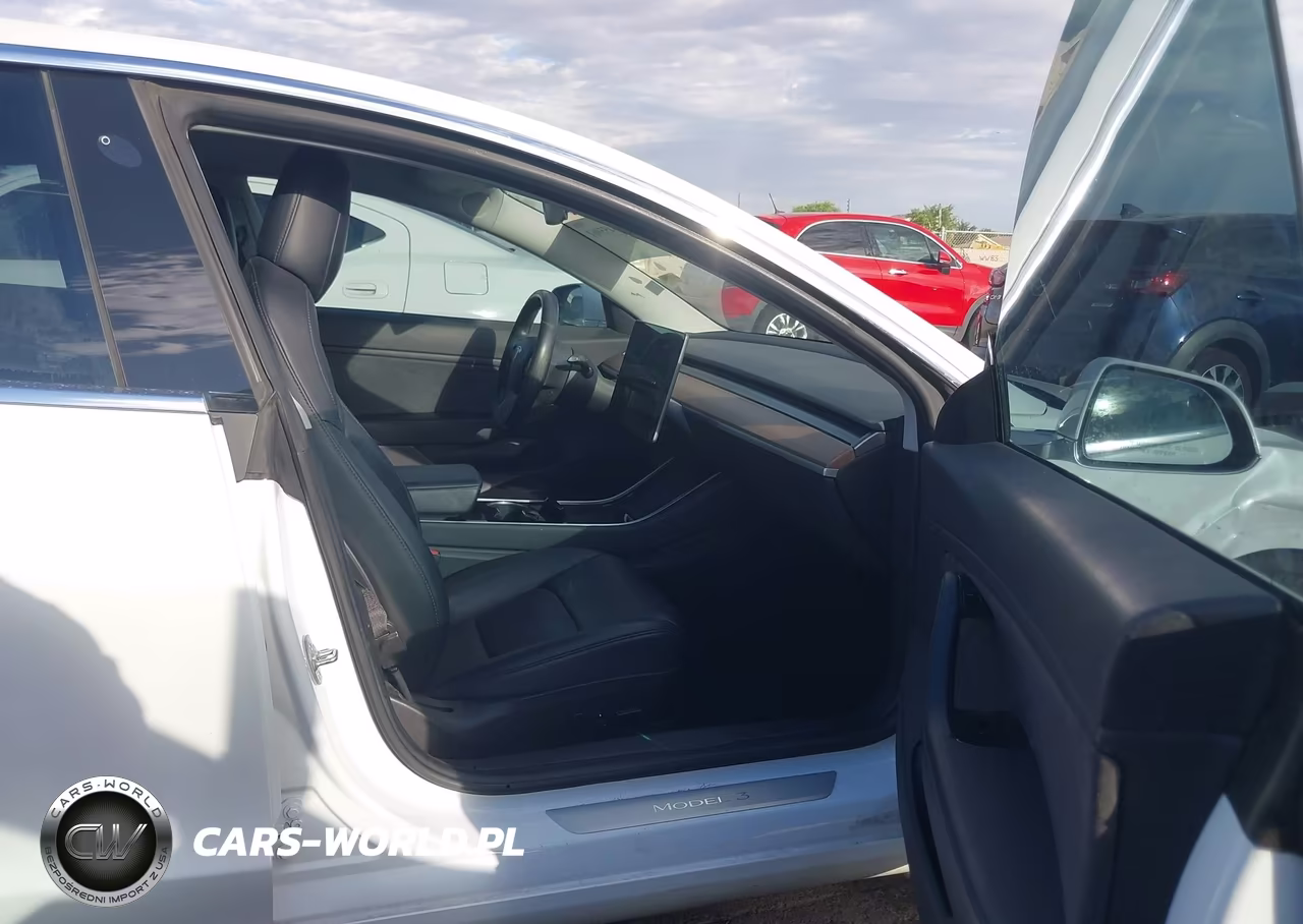 2018 Tesla Model 3 Long Range-Mid Range VIN:5YJ3E1EA1JF019701 - 5
