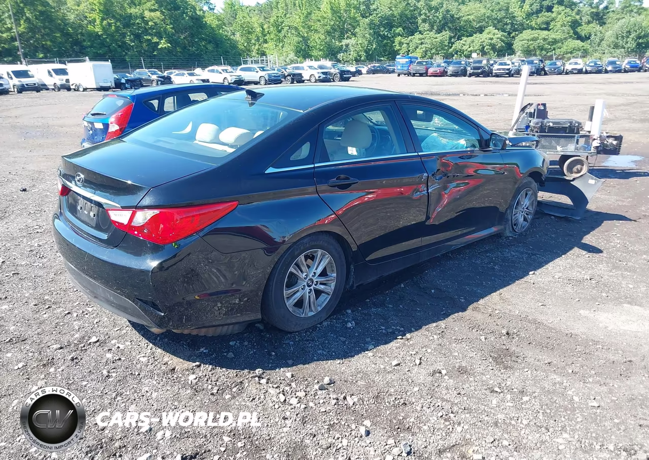 2014 Hyundai Sonata Gls VIN:5NPEB4AC9EH813945 - 4