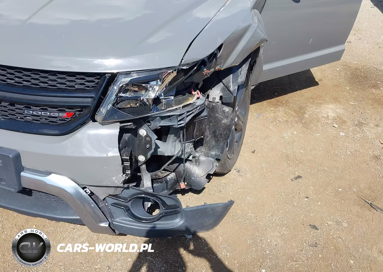 2020 Dodge Journey Crossroad VIN:3C4PDCGB5LT188680 - 6