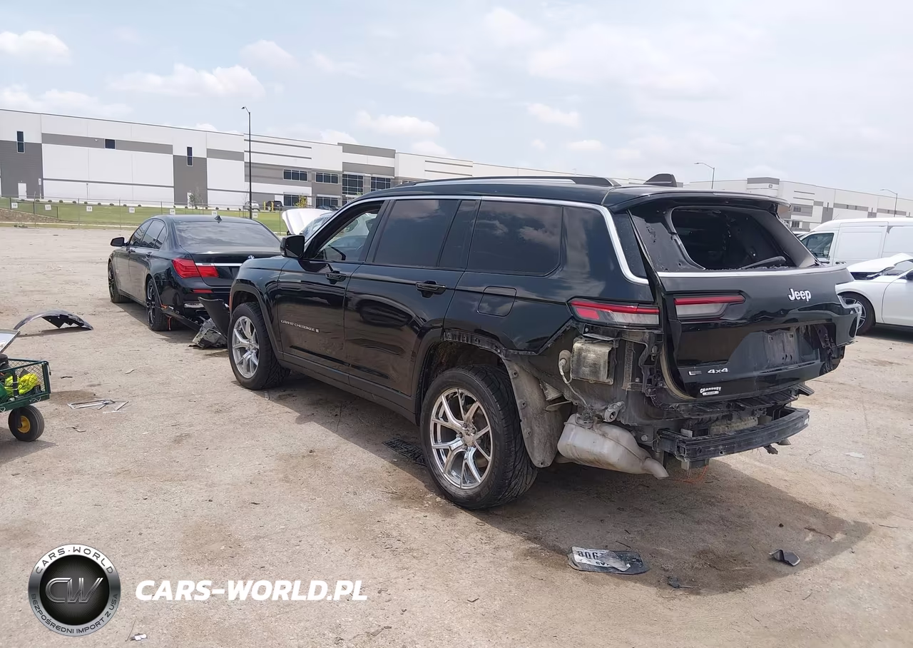 2021 Jeep Grand Cherokee L Limited 4X4 VIN:1C4RJKBG4M8105173 - 3
