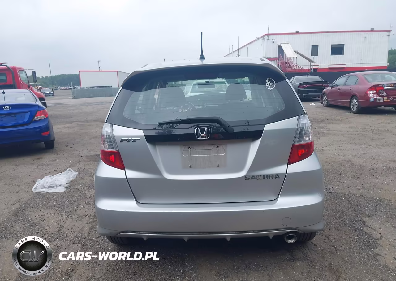 2011 Honda Fit Sport VIN:JHMGE8H57BC014167 - 17