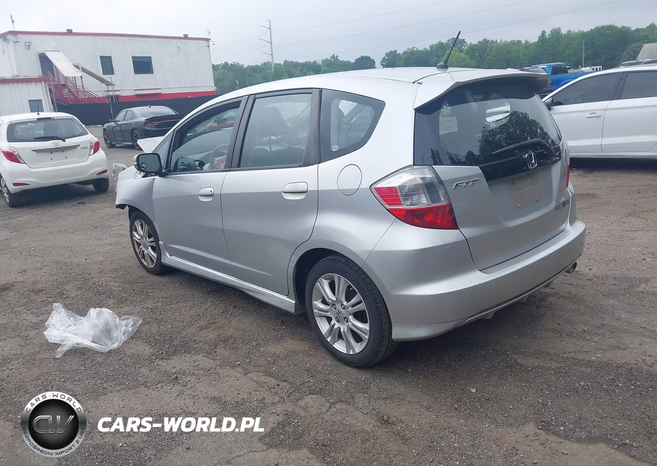 2011 Honda Fit Sport VIN:JHMGE8H57BC014167 - 3