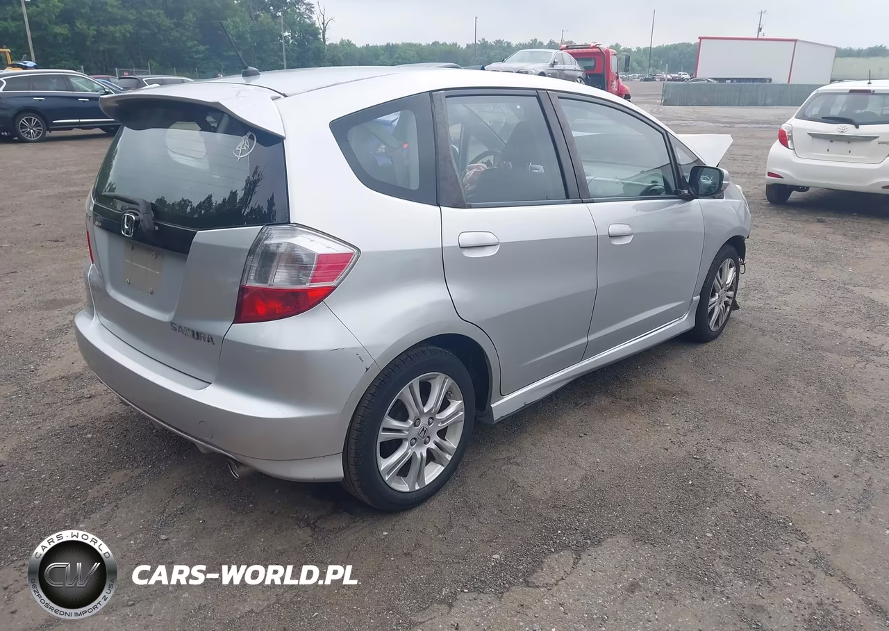 2011 Honda Fit Sport VIN:JHMGE8H57BC014167 - 4