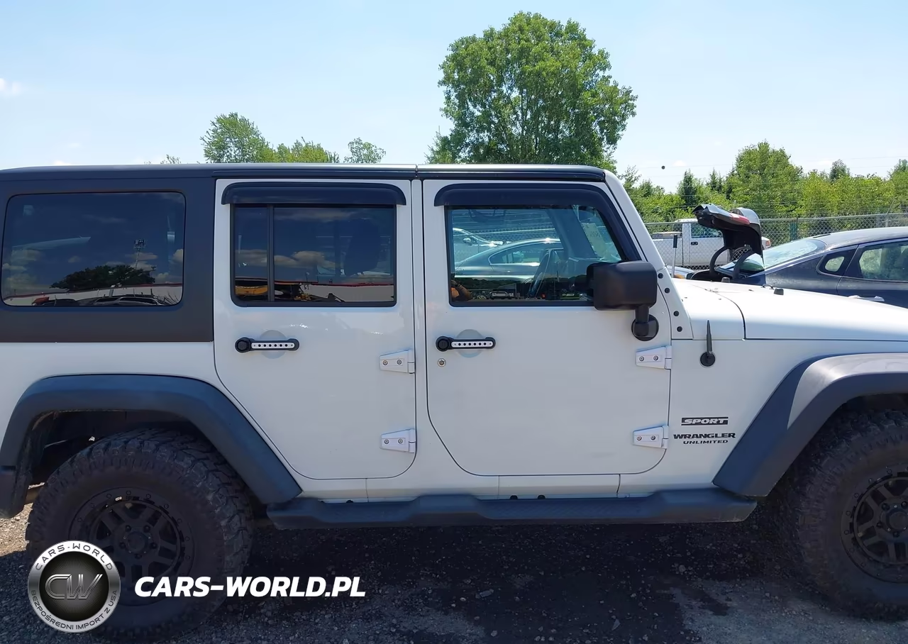 2015 Jeep Wrangler Unlimited Sport VIN:1C4BJWDG0FL635811 - 13