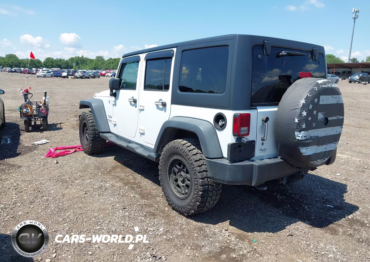 2015 Jeep Wrangler Unlimited Sport VIN:1C4BJWDG0FL635811 - 3