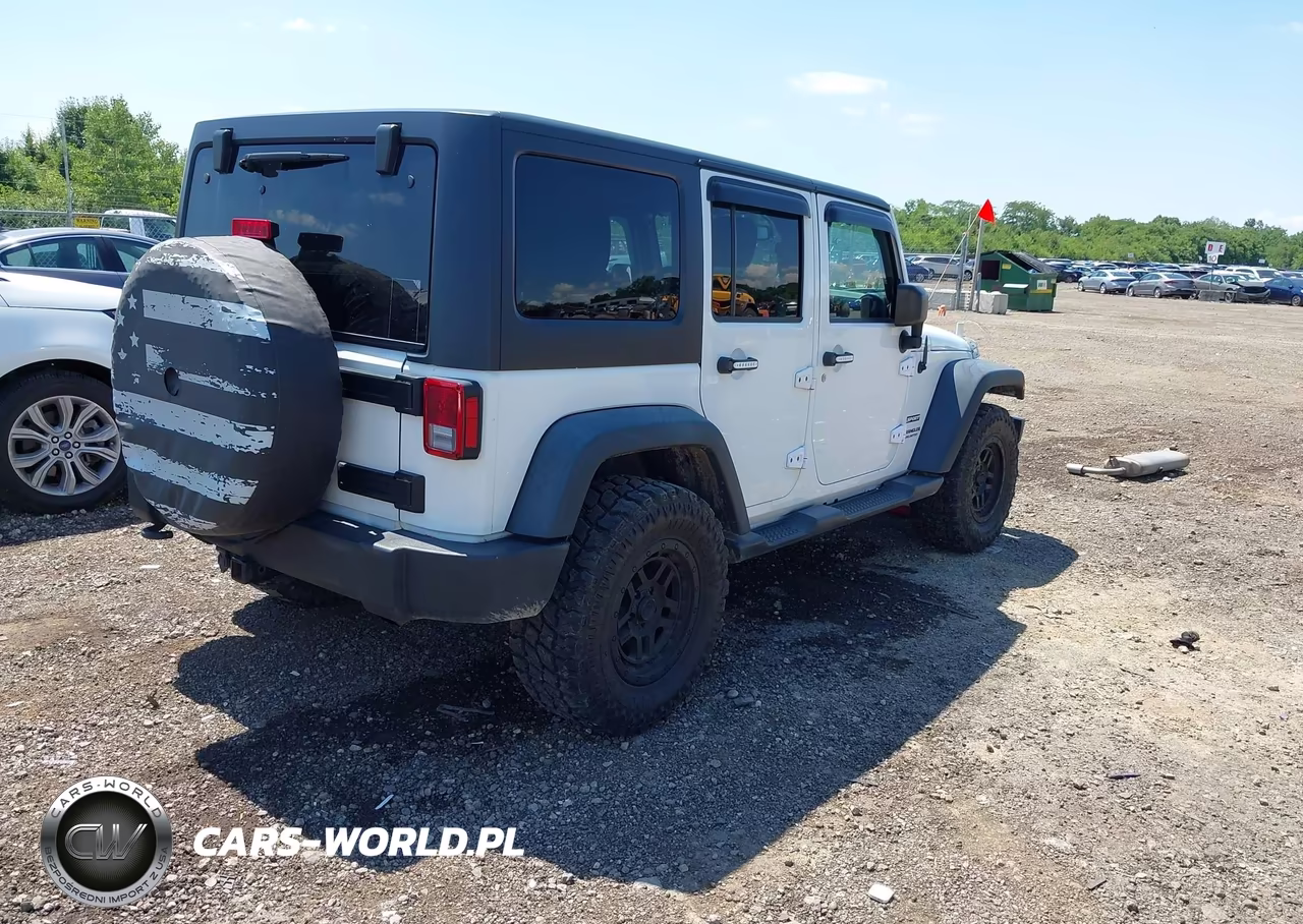 2015 Jeep Wrangler Unlimited Sport VIN:1C4BJWDG0FL635811 - 4