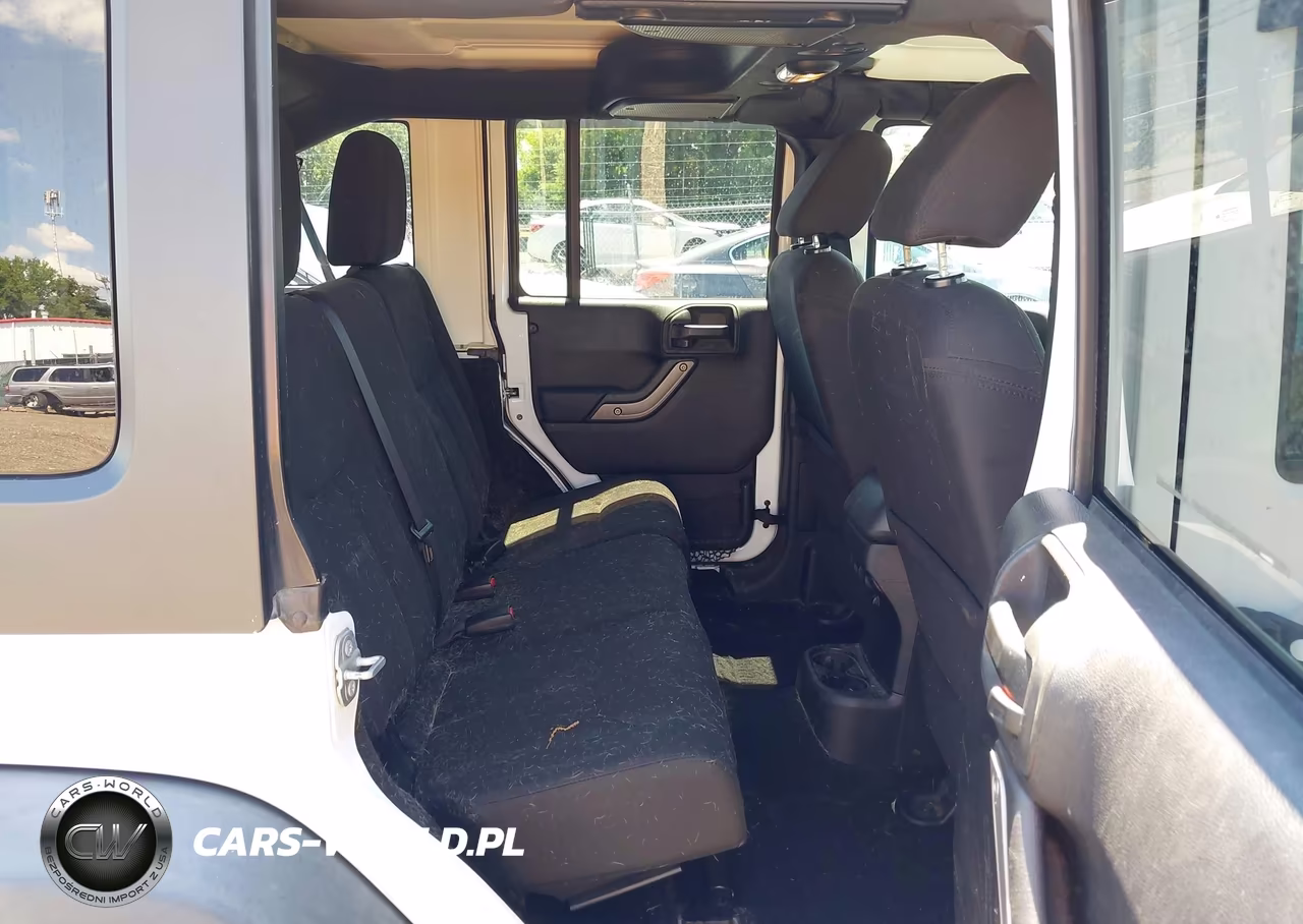 2015 Jeep Wrangler Unlimited Sport VIN:1C4BJWDG0FL635811 - 8