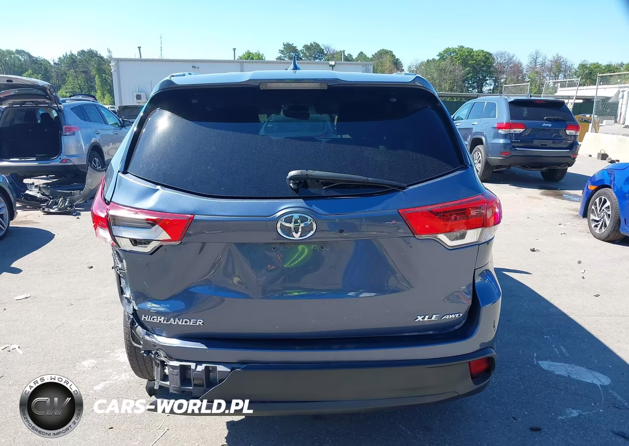 2018 Toyota Highlander Xle VIN:5TDJZRFH7JS824927 - 17