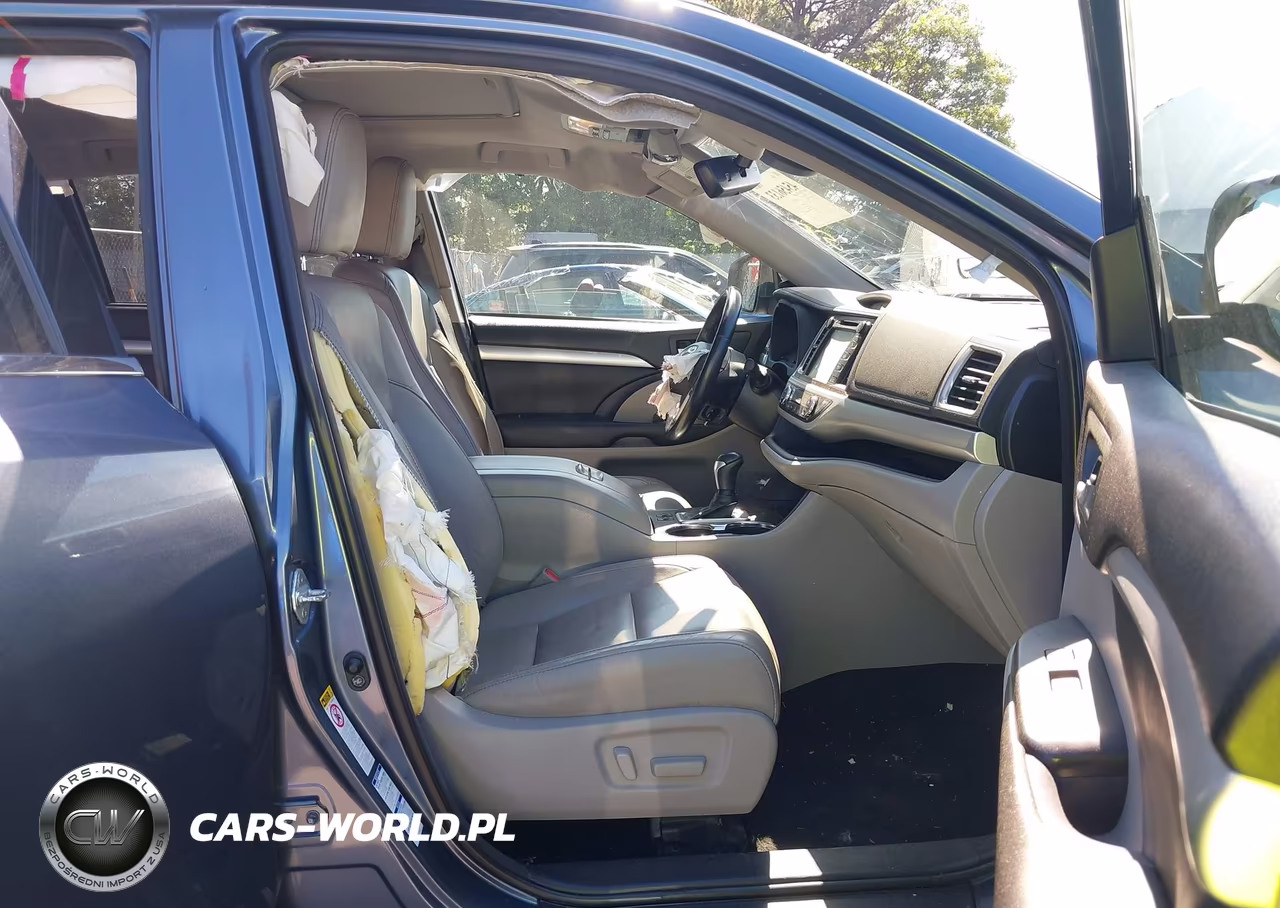 2018 Toyota Highlander Xle VIN:5TDJZRFH7JS824927 - 5