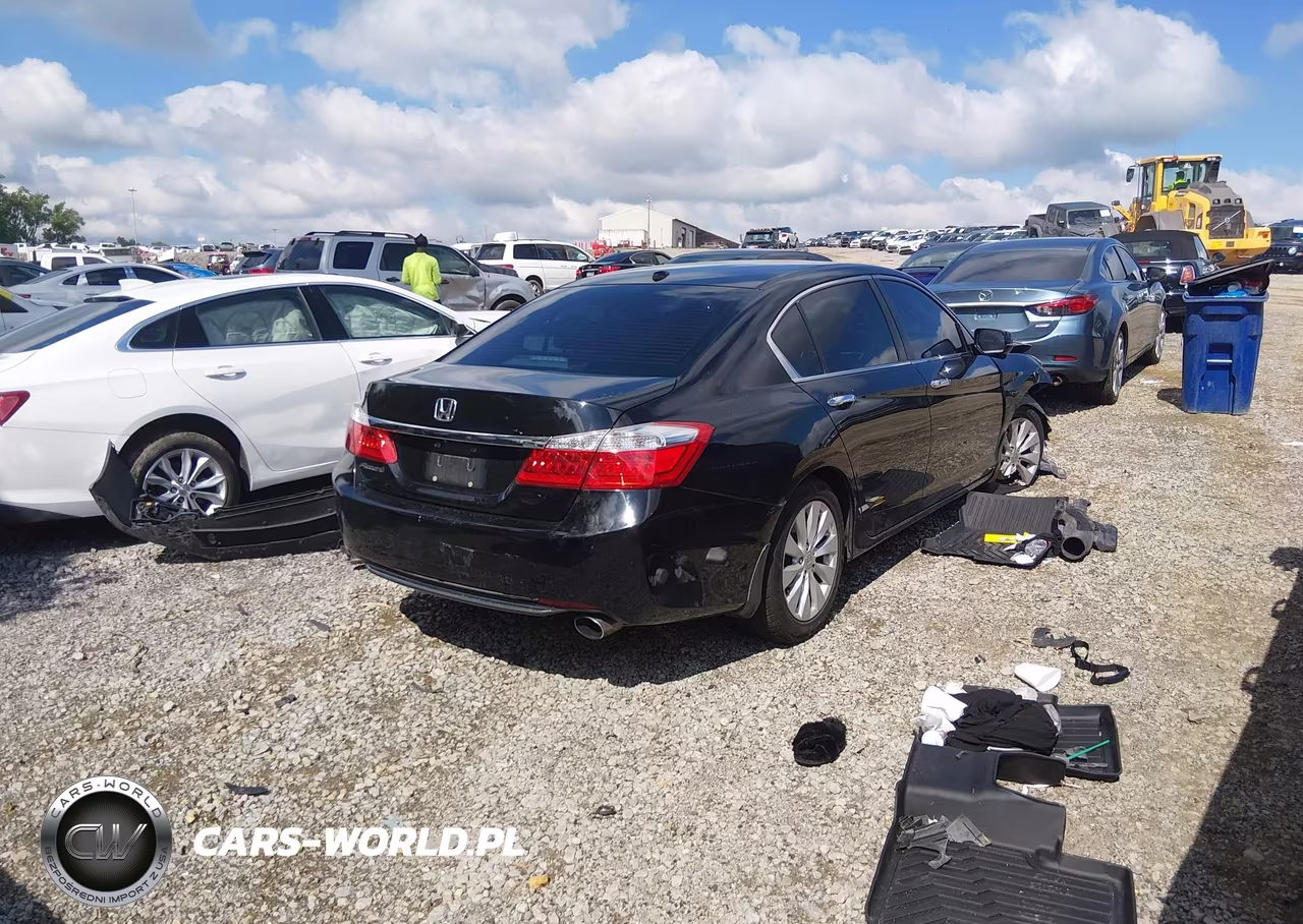2015 Honda Accord Ex-L VIN:1HGCR2F89FA176609 - 4