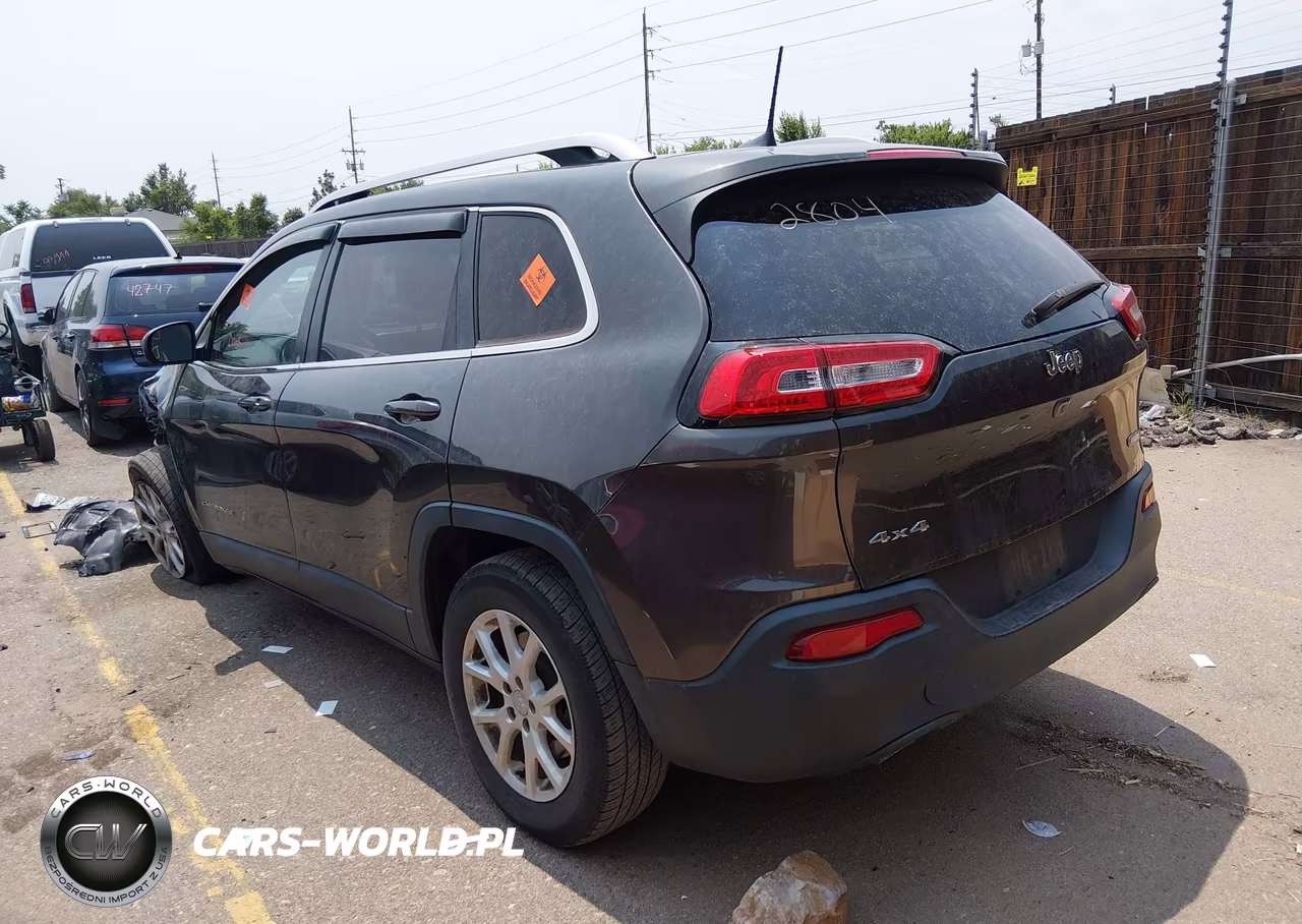 2017 Jeep Cherokee Latitude VIN:1C4PJMCB0HW556804 - 3