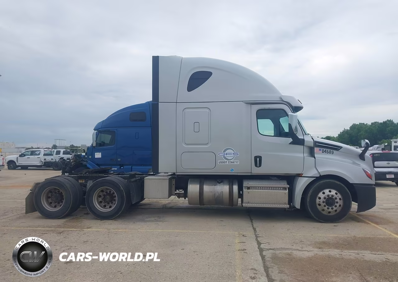 2019 Freightliner New Cascadia 126 VIN:1FUJHHDR1KLKH8643 - 17