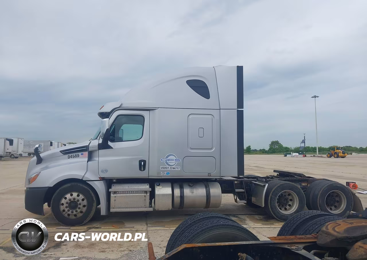 2019 Freightliner New Cascadia 126 VIN:1FUJHHDR1KLKH8643 - 18