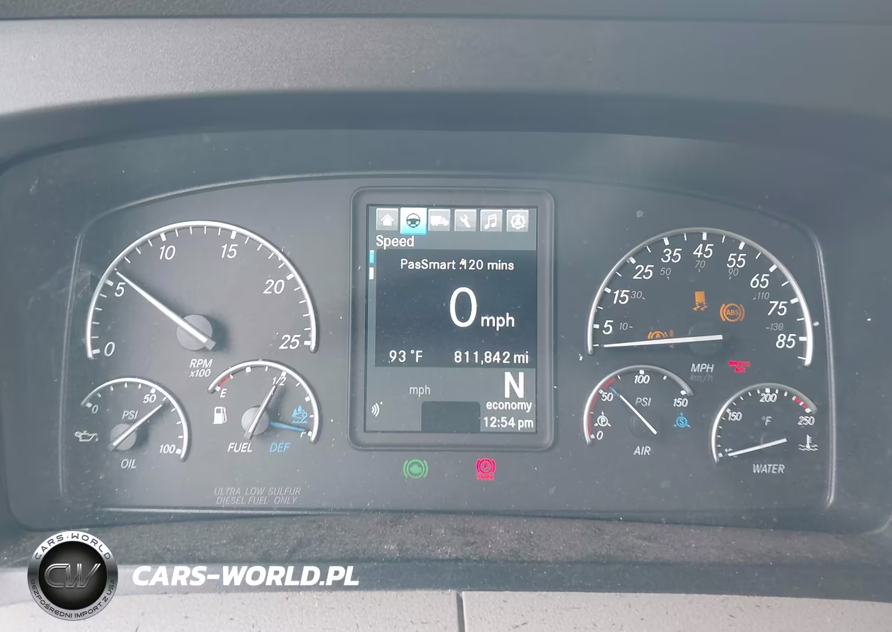 2019 Freightliner New Cascadia 126 VIN:1FUJHHDR1KLKH8643 - 5