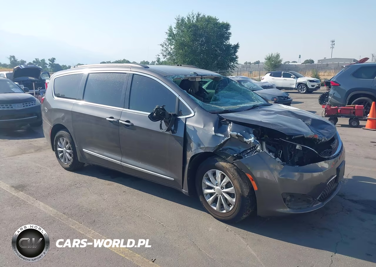 2017 Chrysler Pacifica Touring-L – zdjęcie 1 z 16
