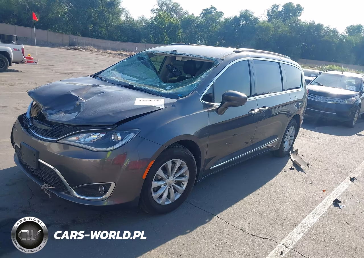 2017 Chrysler Pacifica Touring-L VIN:2C4RC1BG6HR551338 - 2