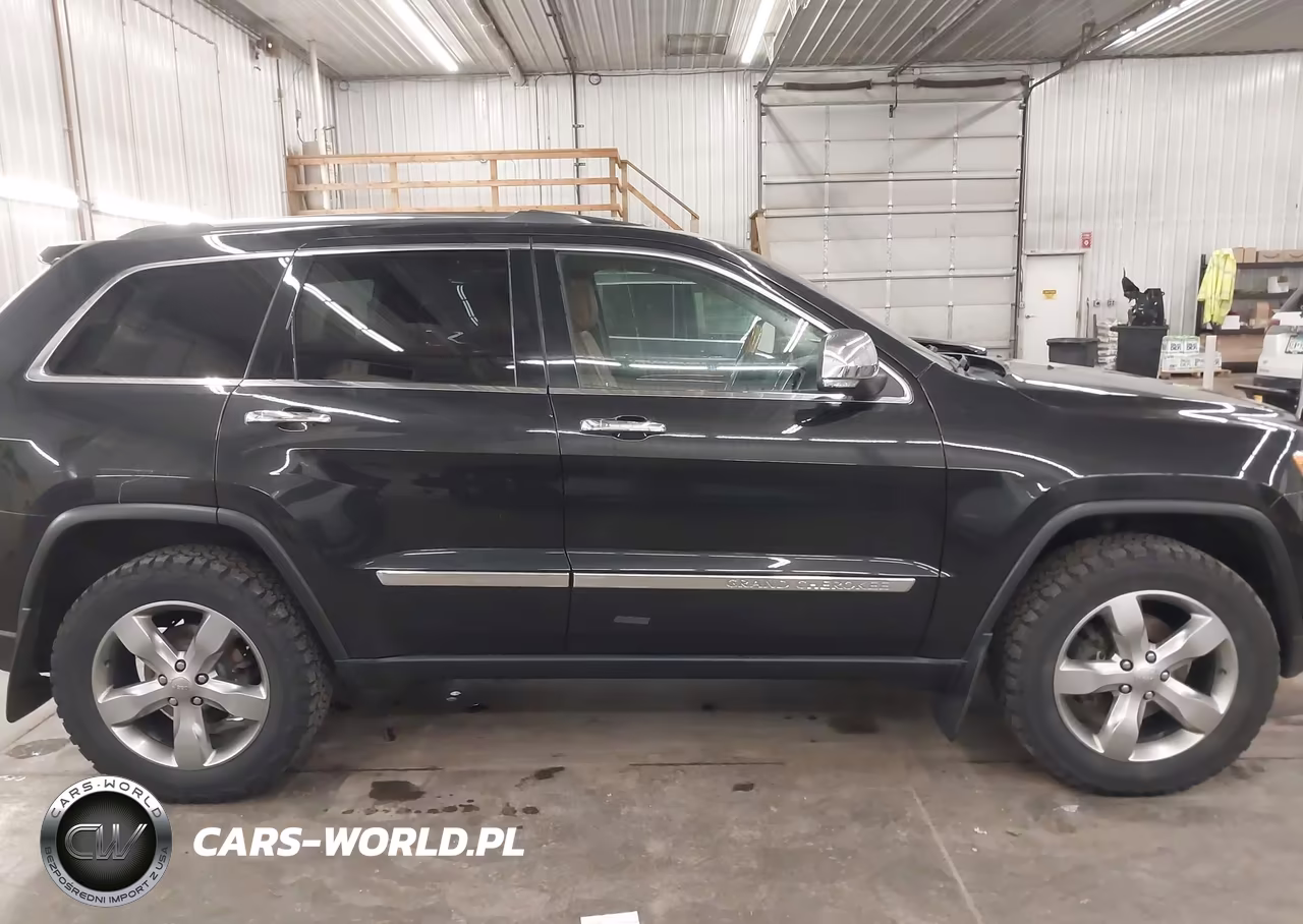 2013 Jeep Grand Cherokee Overland VIN:1C4RJFCG3DC607143 - 13