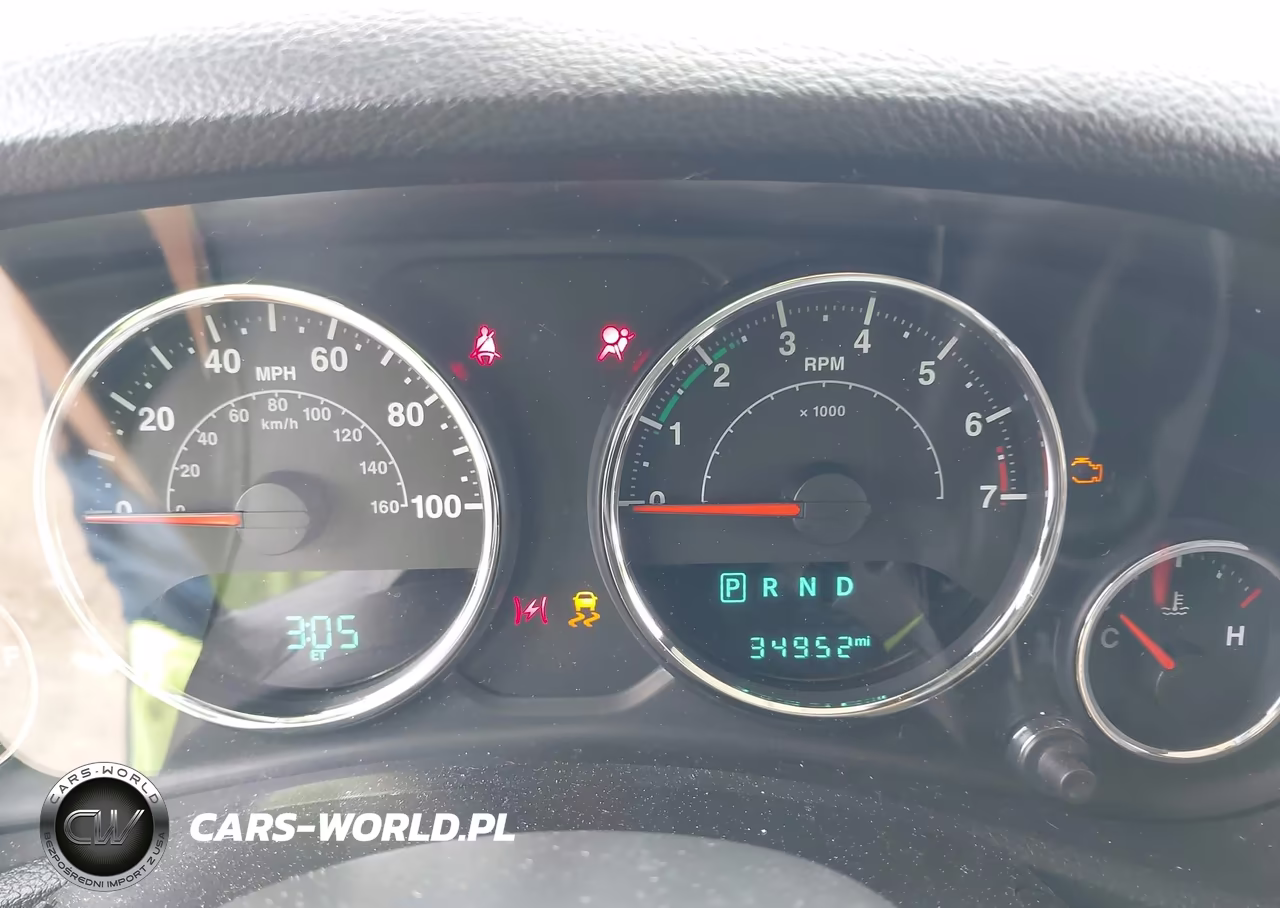 2016 Jeep Wrangler Rubicon VIN:1C4BJWCGXGL105185 - 7