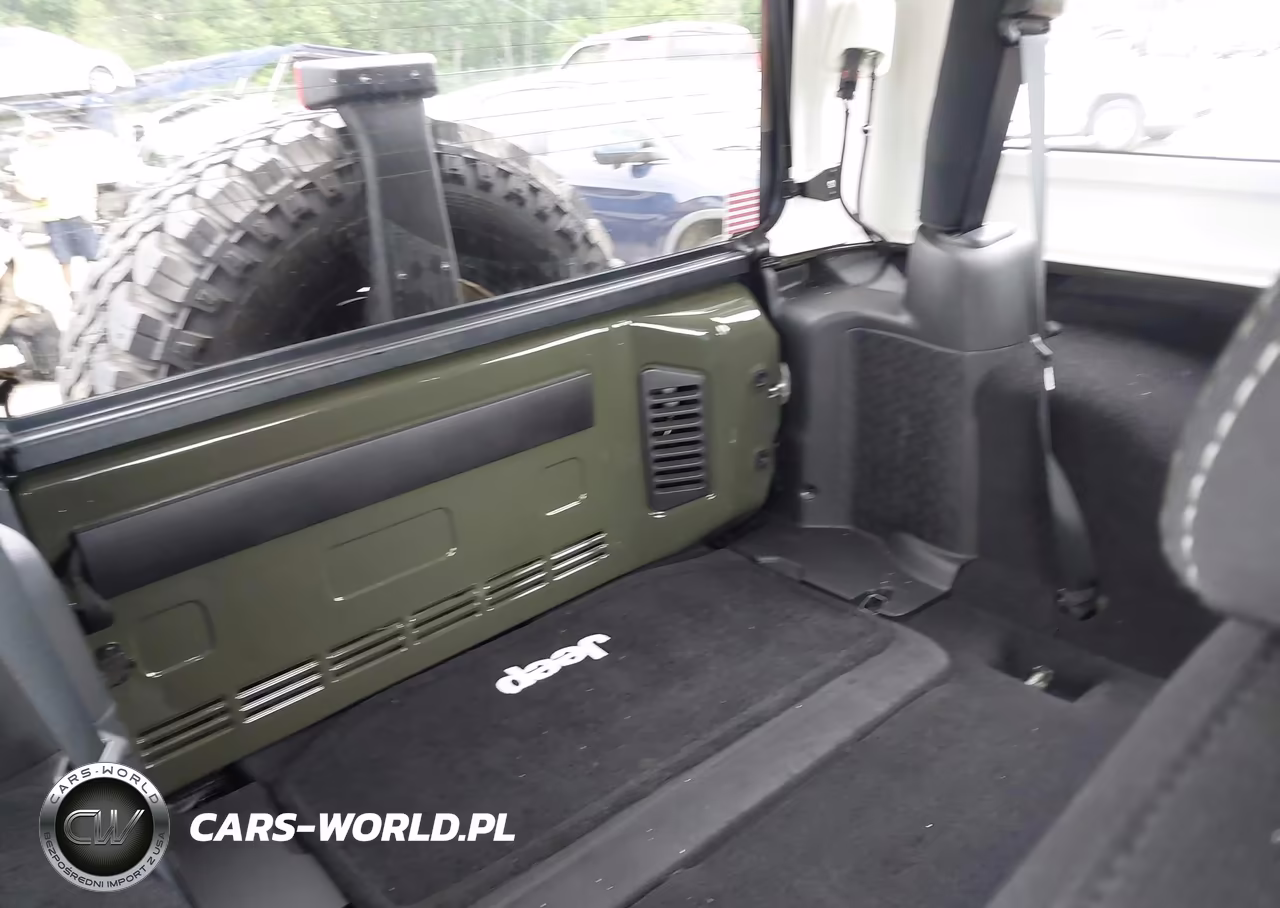 2016 Jeep Wrangler Rubicon VIN:1C4BJWCGXGL105185 - 8
