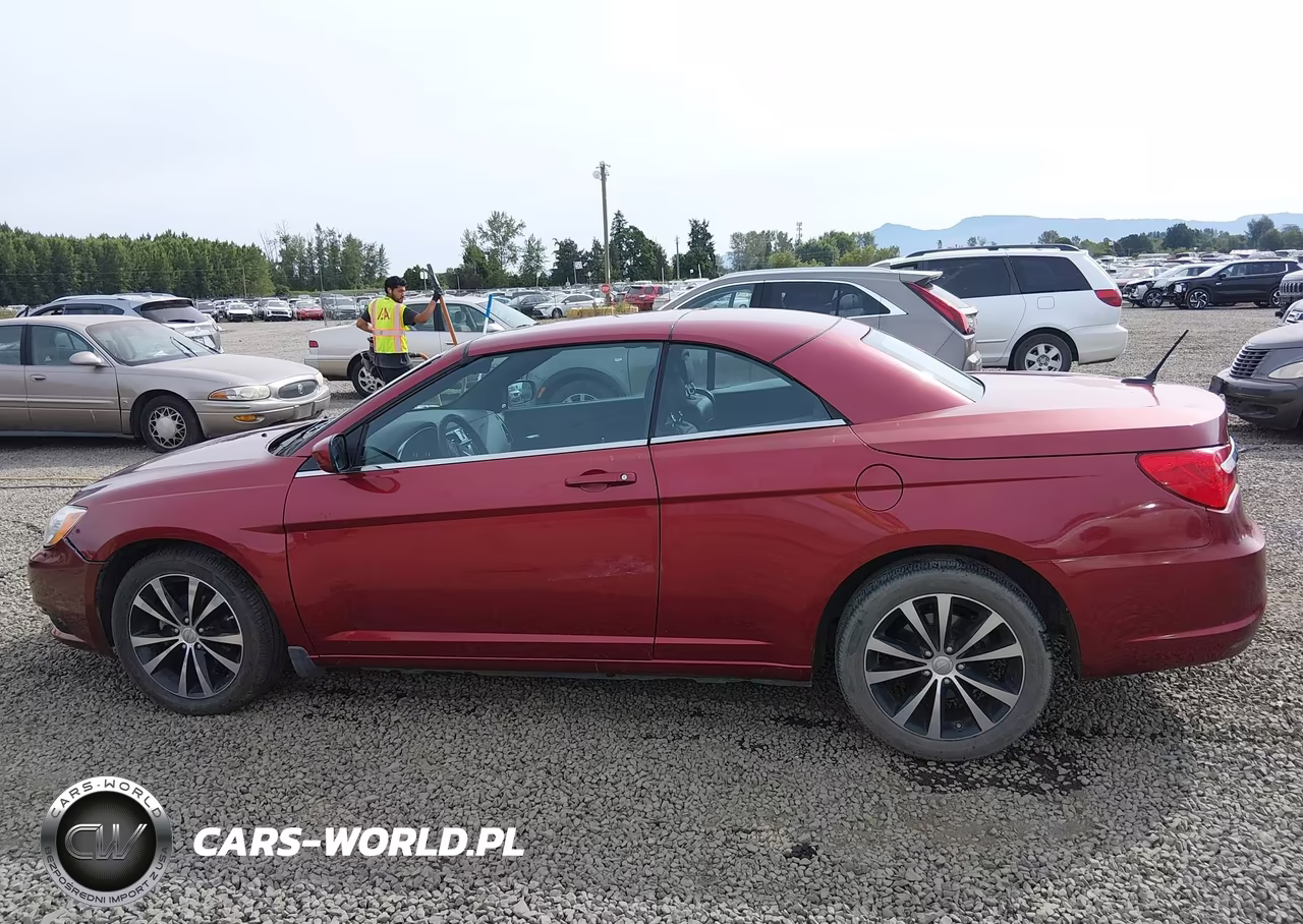 2013 Chrysler 200 S VIN:1C3BCBGG9DN684901 - 14