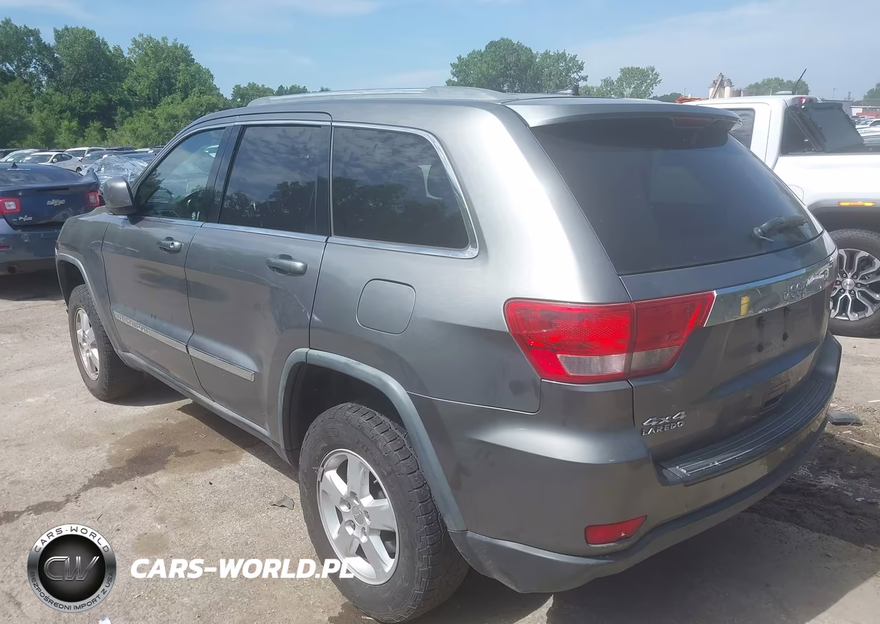 2011 Jeep Grand Cherokee Laredo VIN:1J4RR4GG5BC670808 - 3