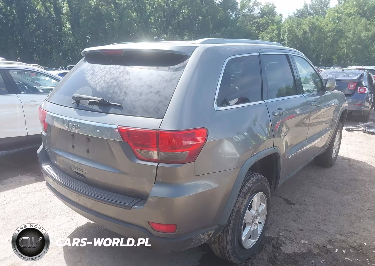 2011 Jeep Grand Cherokee Laredo VIN:1J4RR4GG5BC670808 - 4