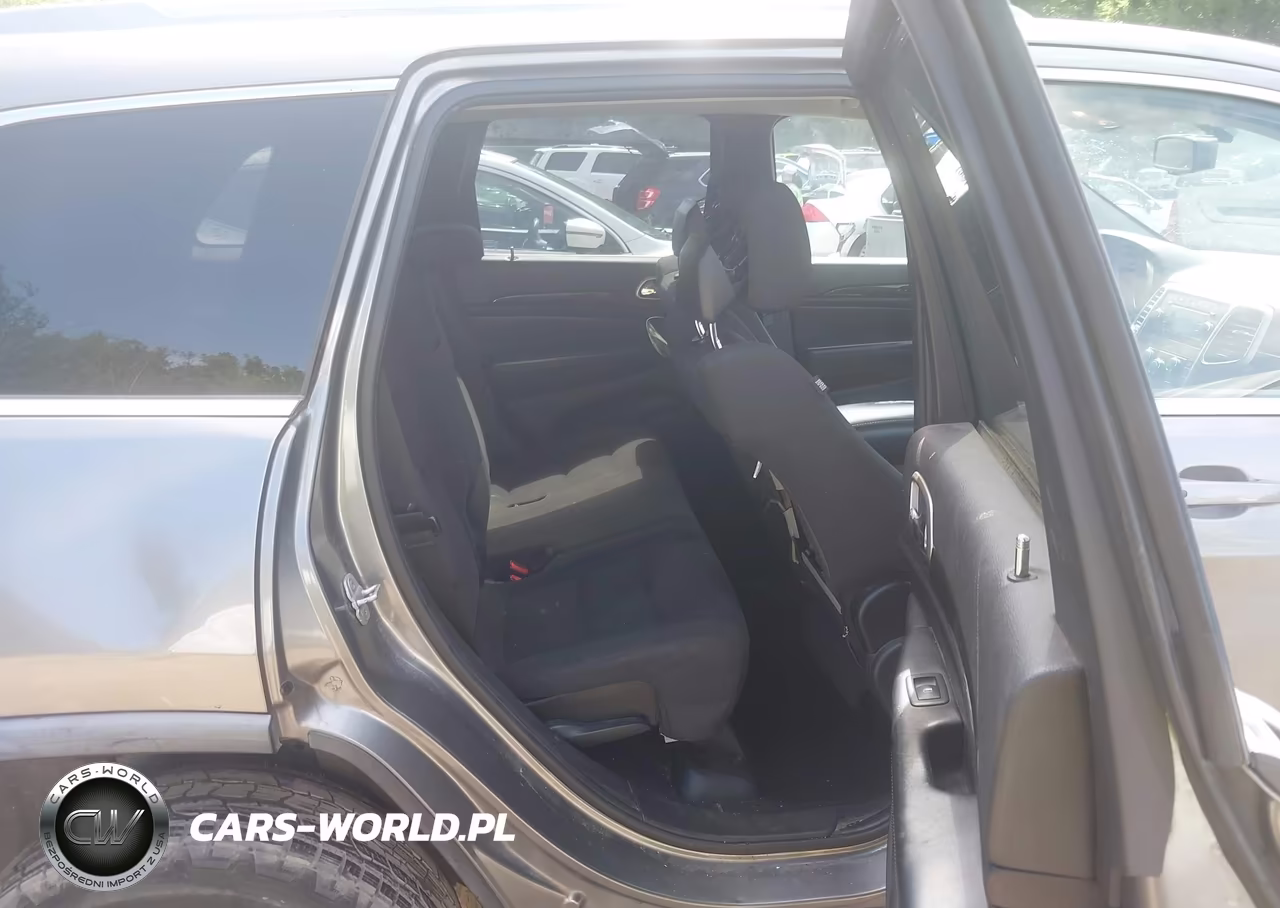 2011 Jeep Grand Cherokee Laredo VIN:1J4RR4GG5BC670808 - 8