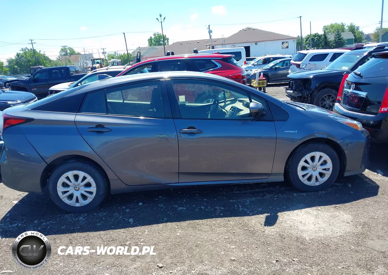 2021 Toyota Prius Le VIN:JTDKAMFU6M3134054 - 13
