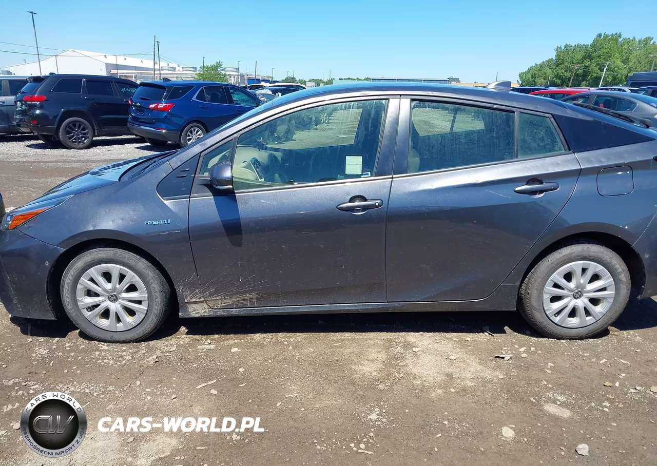2021 Toyota Prius Le VIN:JTDKAMFU6M3134054 - 14