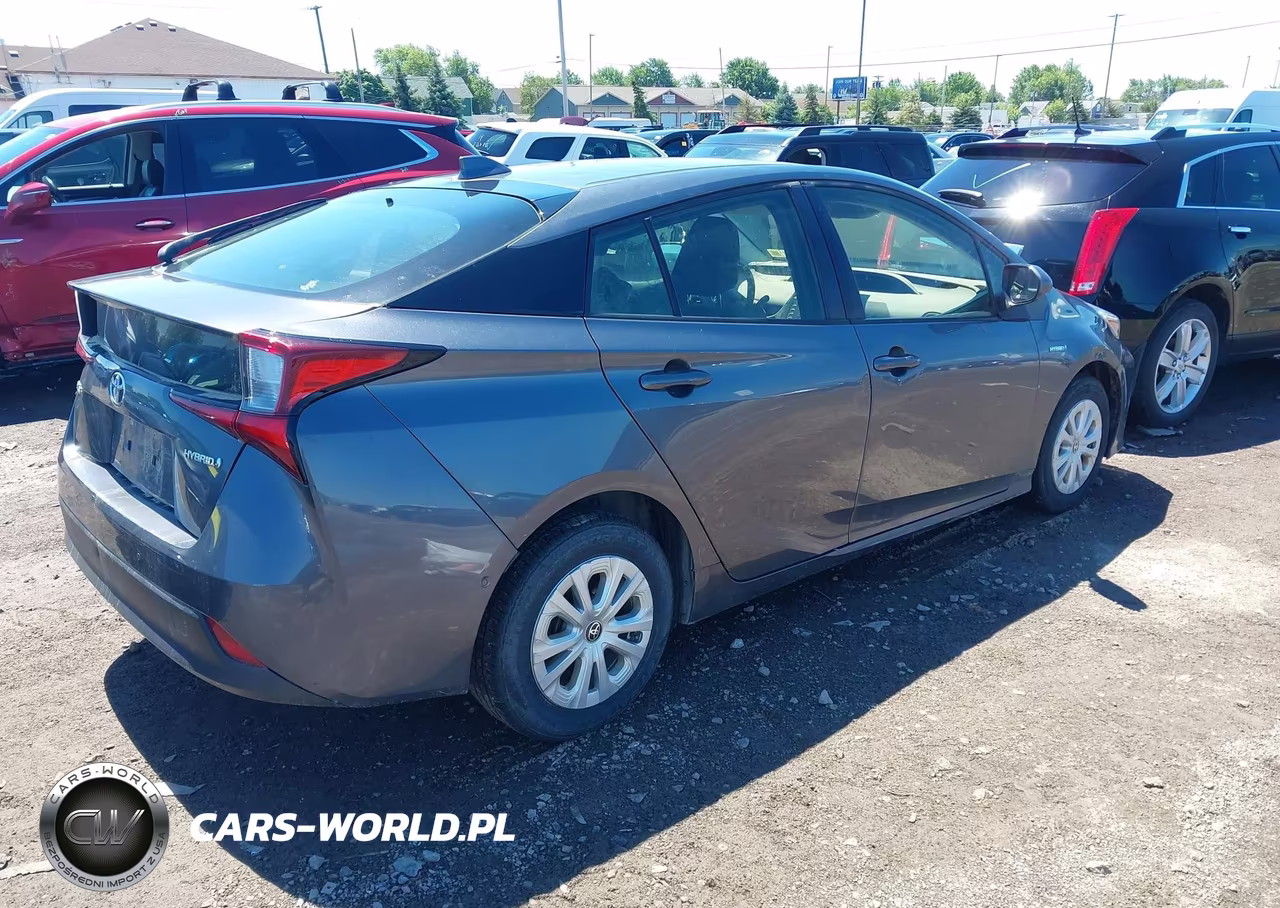 2021 Toyota Prius Le VIN:JTDKAMFU6M3134054 - 4