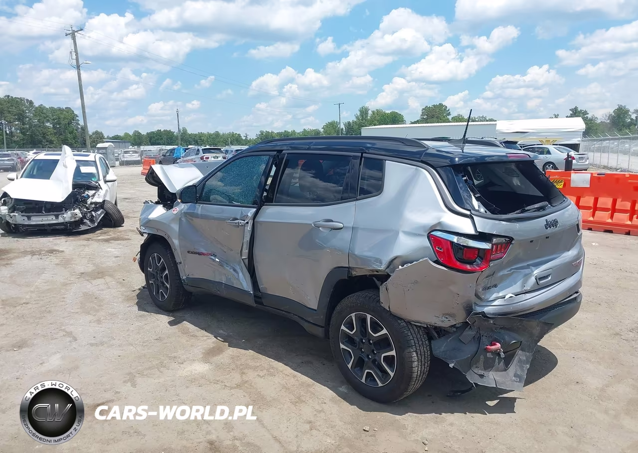 2019 Jeep Compass Trailhawk 4X4 VIN:3C4NJDDB7KT790540 - 3