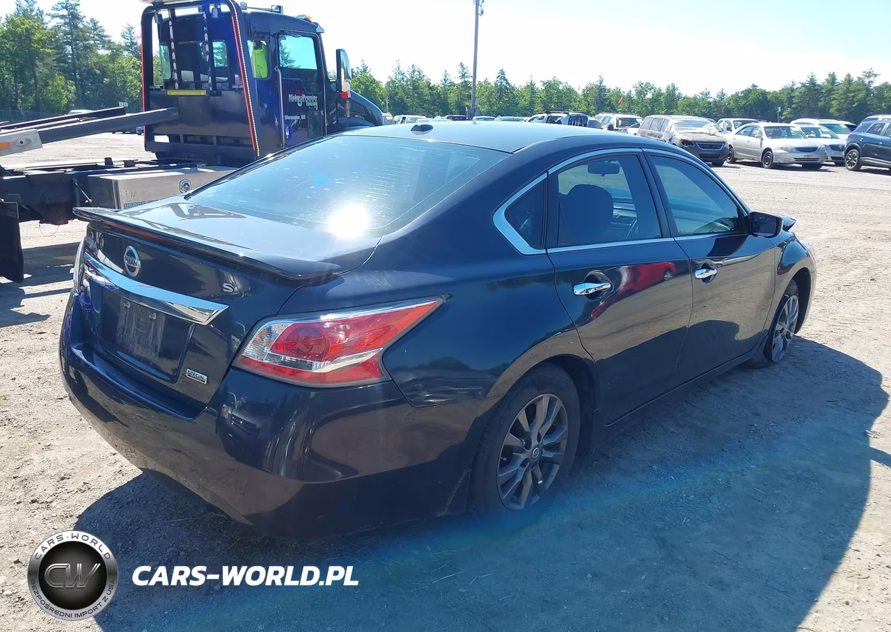2015 Nissan Altima 2.5 S VIN:1N4AL3AP3FC580513 - 4