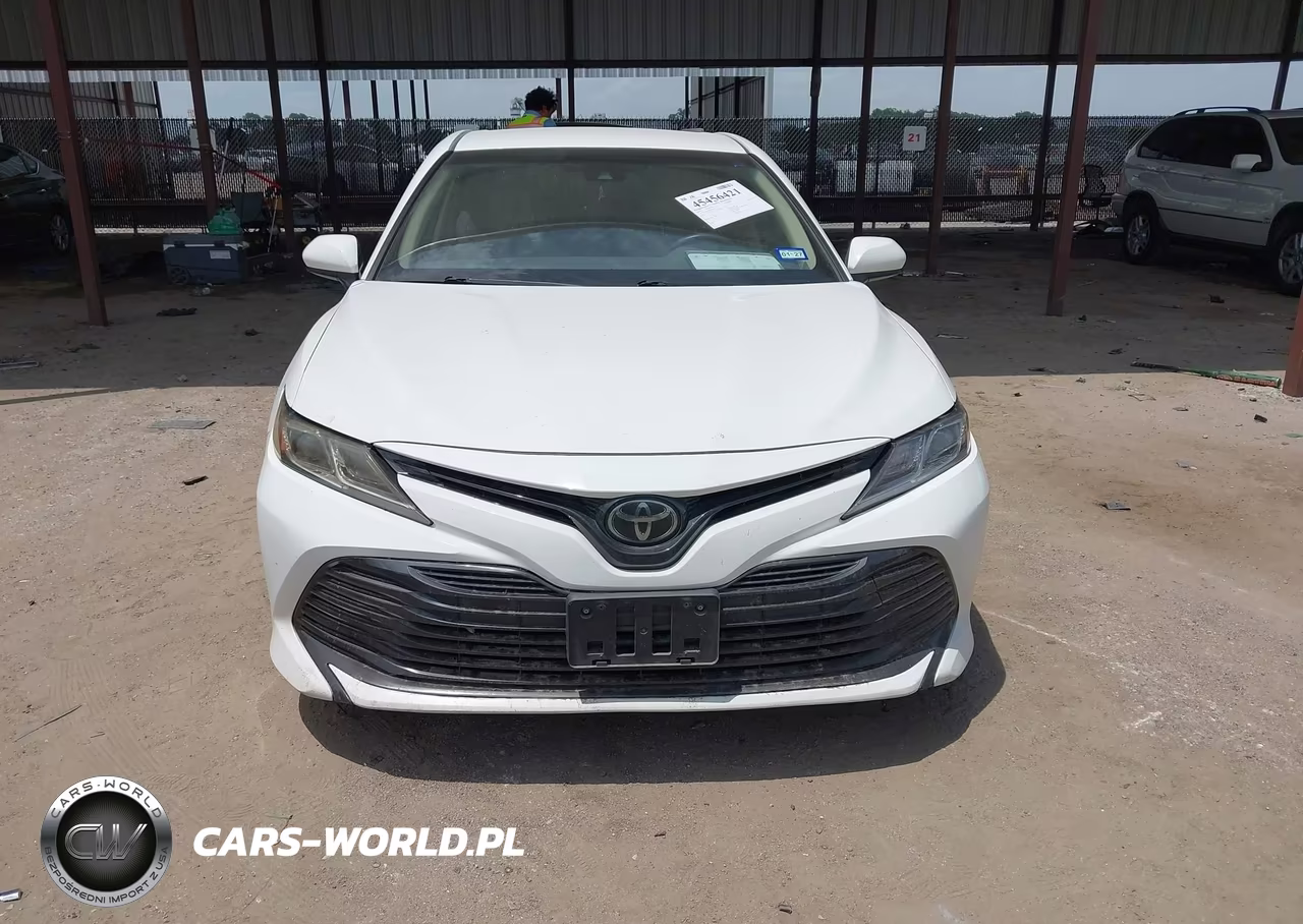 2018 Toyota Camry Le VIN:JTNB11HKXJ3029051 - 12