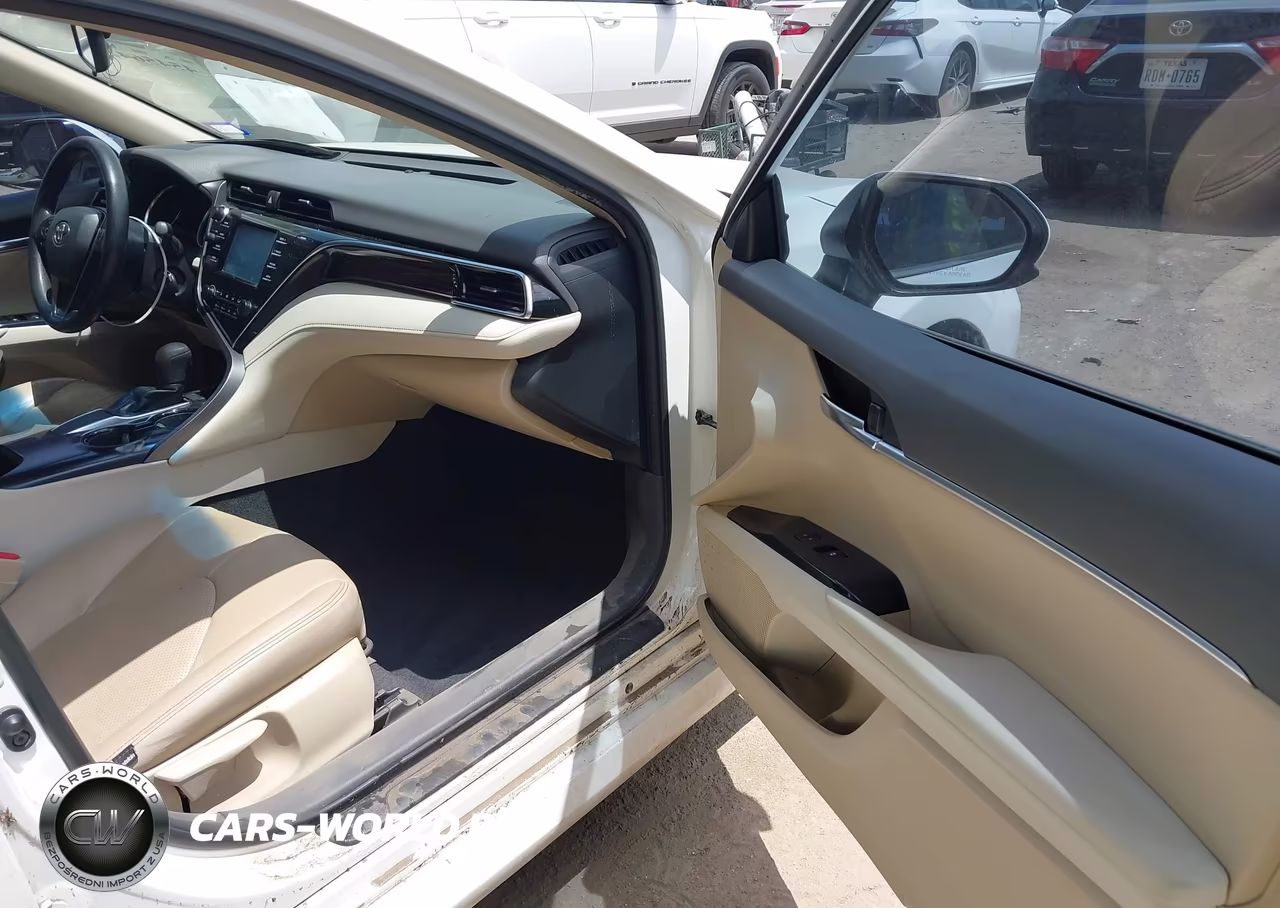 2018 Toyota Camry Le VIN:JTNB11HKXJ3029051 - 5