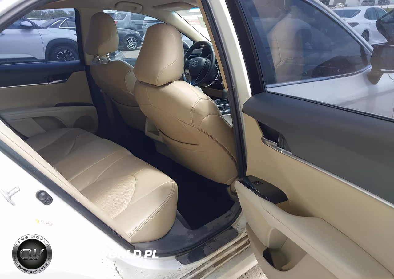 2018 Toyota Camry Le VIN:JTNB11HKXJ3029051 - 8