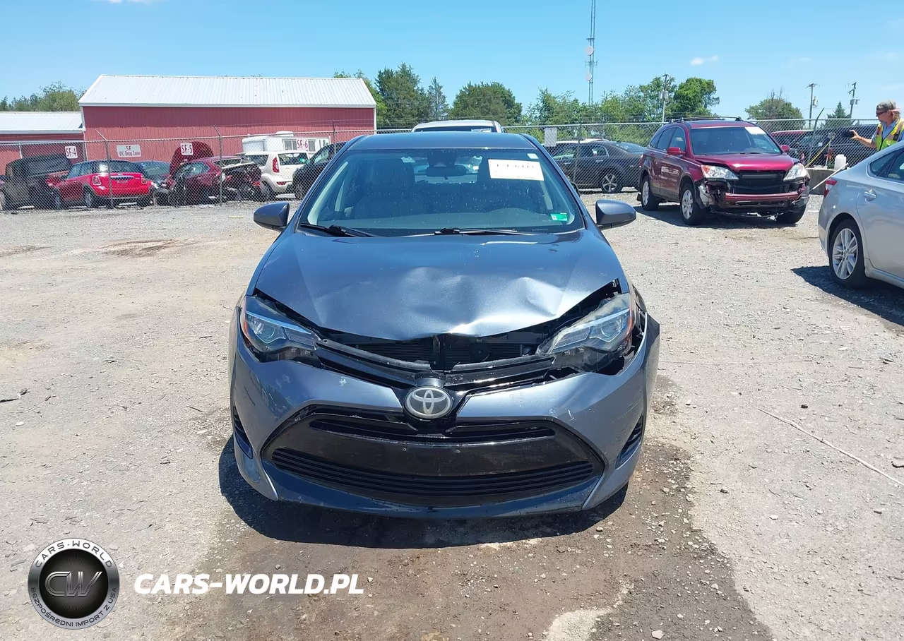 2018 Toyota Corolla Le VIN:2T1BURHE6JC097410 - 12