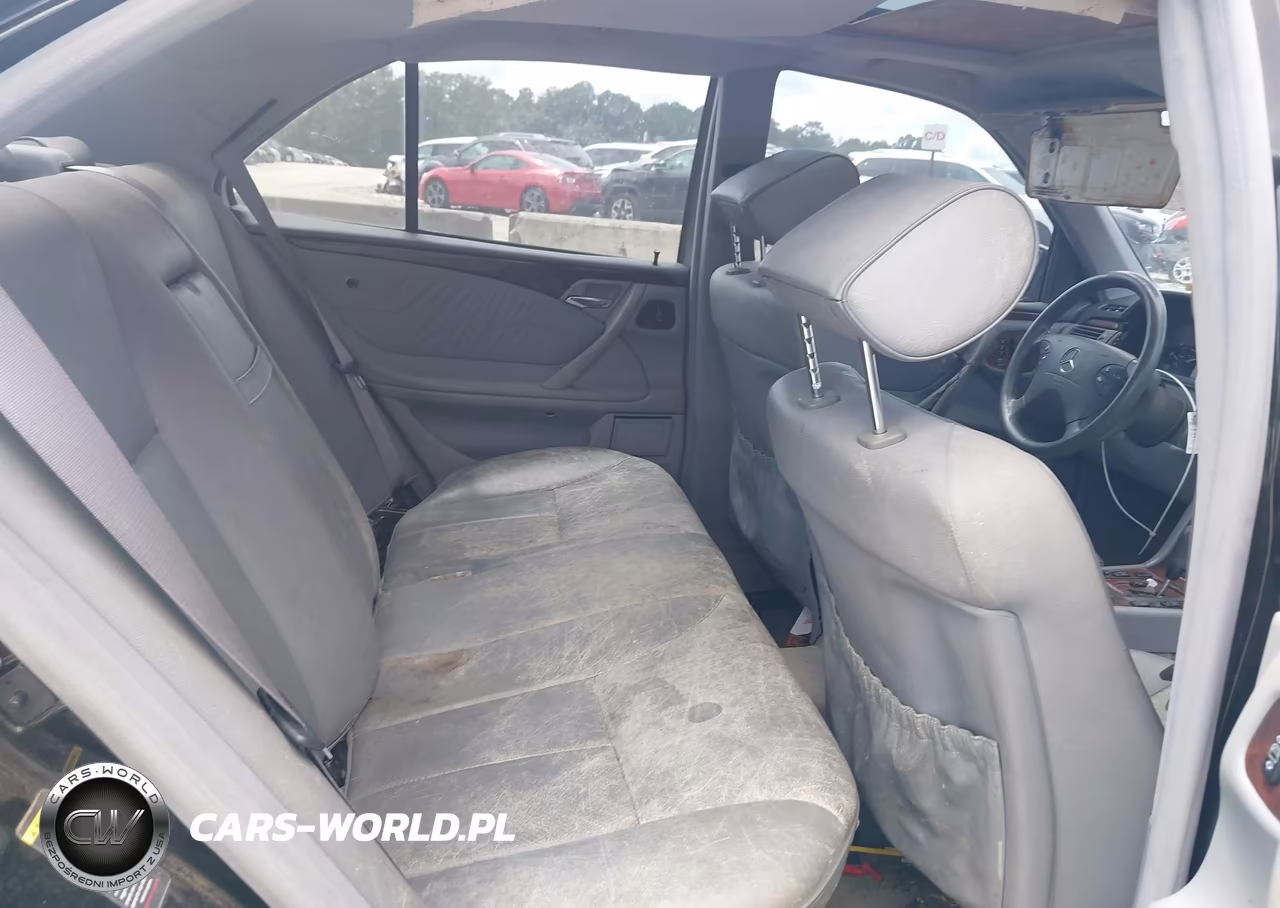 2000 Mercedes-Benz E 320 VIN:WDBJF65J8YB115094 - 8