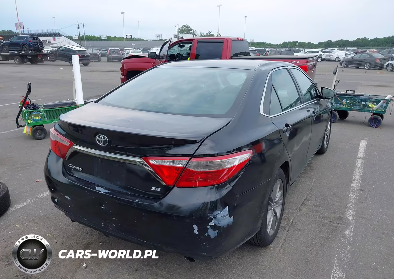 2015 Toyota Camry Se VIN:4T1BF1FK8FU489833 - 4