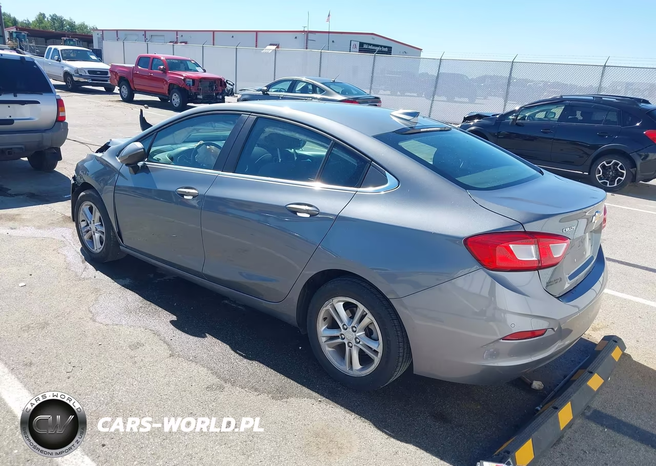 2018 Chevrolet Cruze Lt Auto VIN:1G1BE5SM3J7146966 - 3