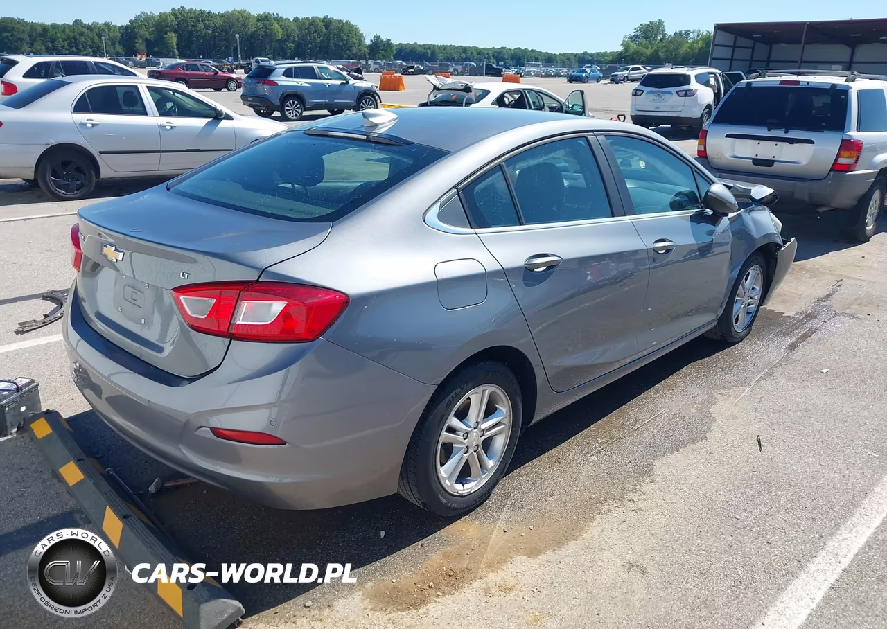 2018 Chevrolet Cruze Lt Auto VIN:1G1BE5SM3J7146966 - 4