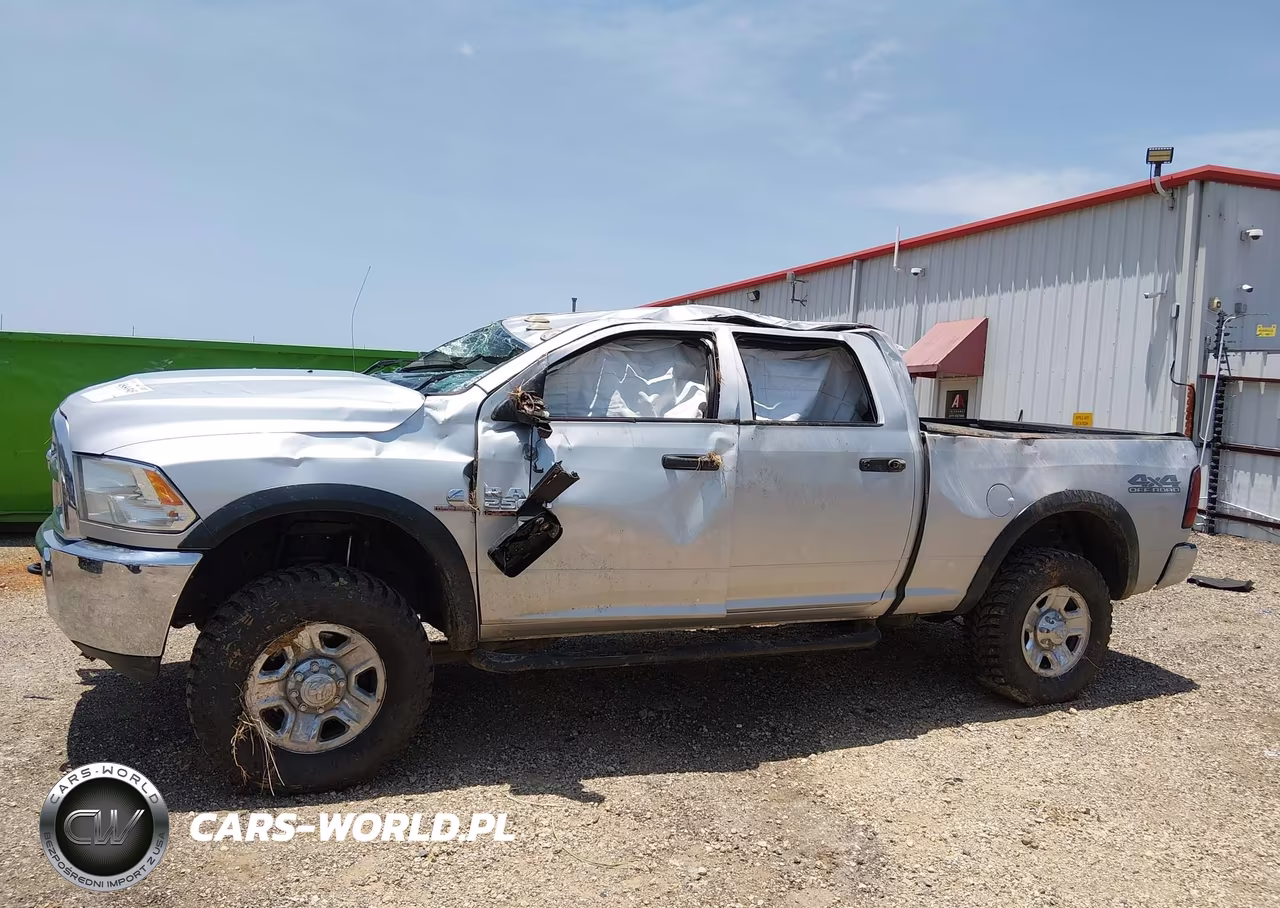 2018 Ram 2500 VIN:3C6UR5CL9JG378512 - 13