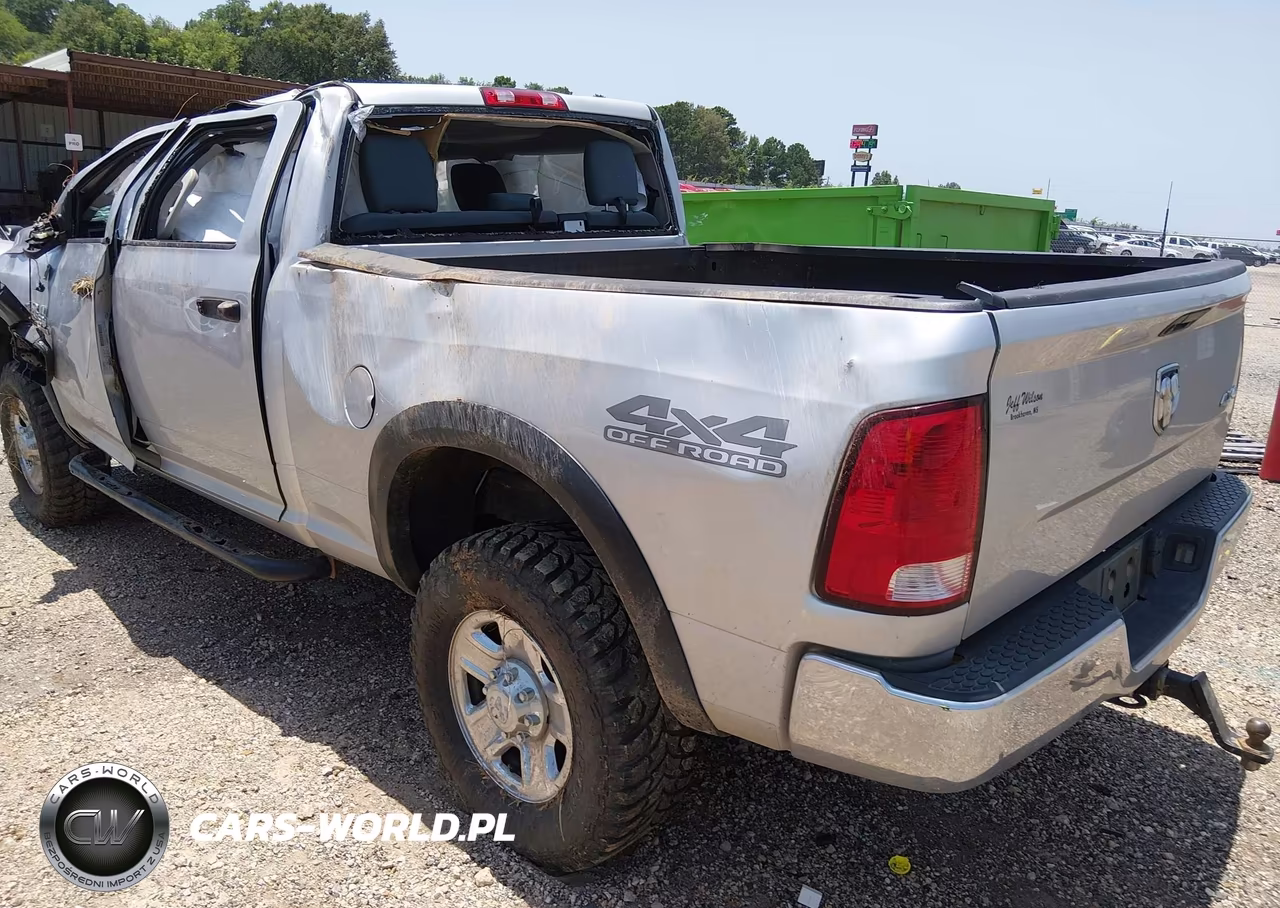 2018 Ram 2500 VIN:3C6UR5CL9JG378512 - 3