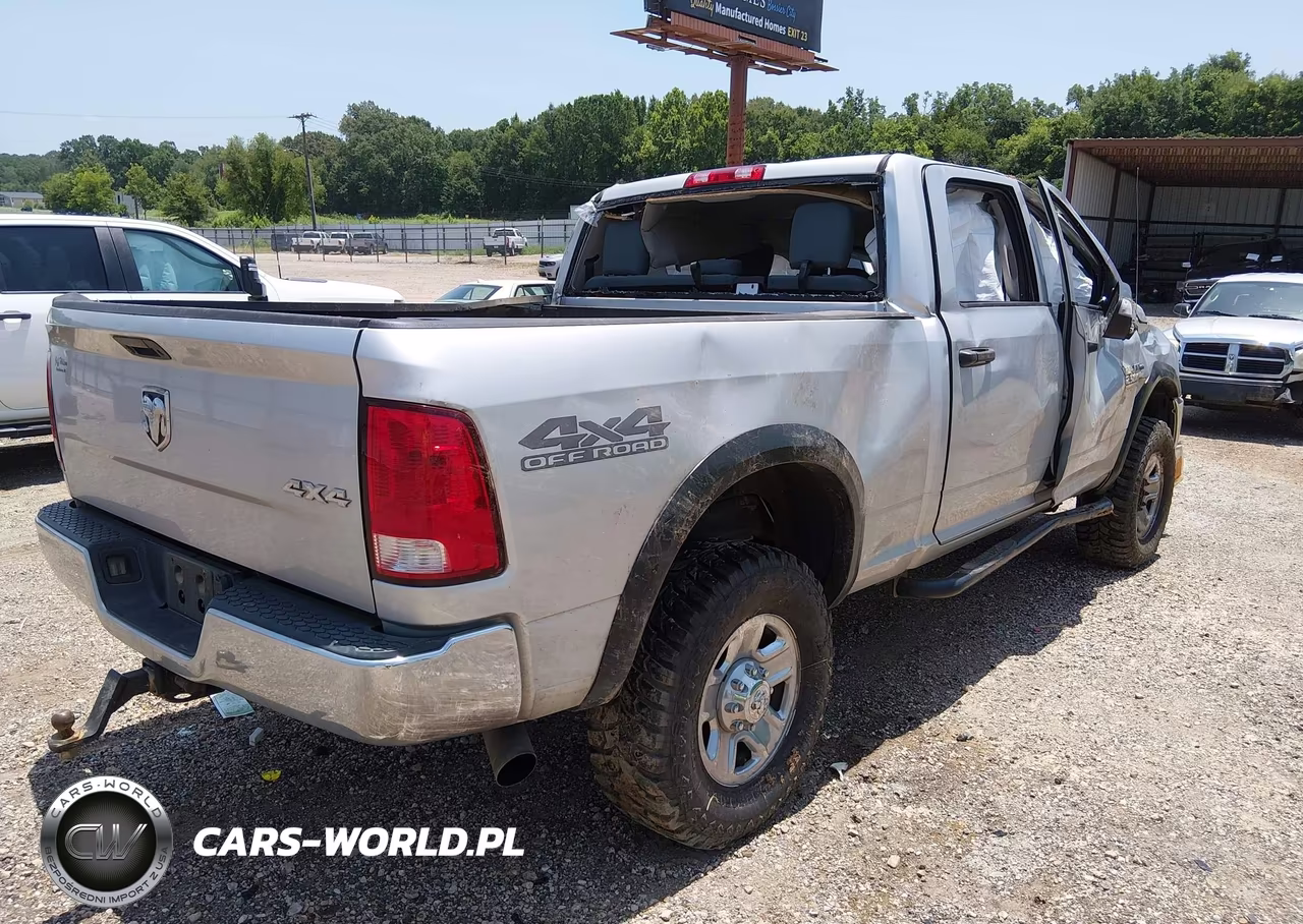 2018 Ram 2500 VIN:3C6UR5CL9JG378512 - 4