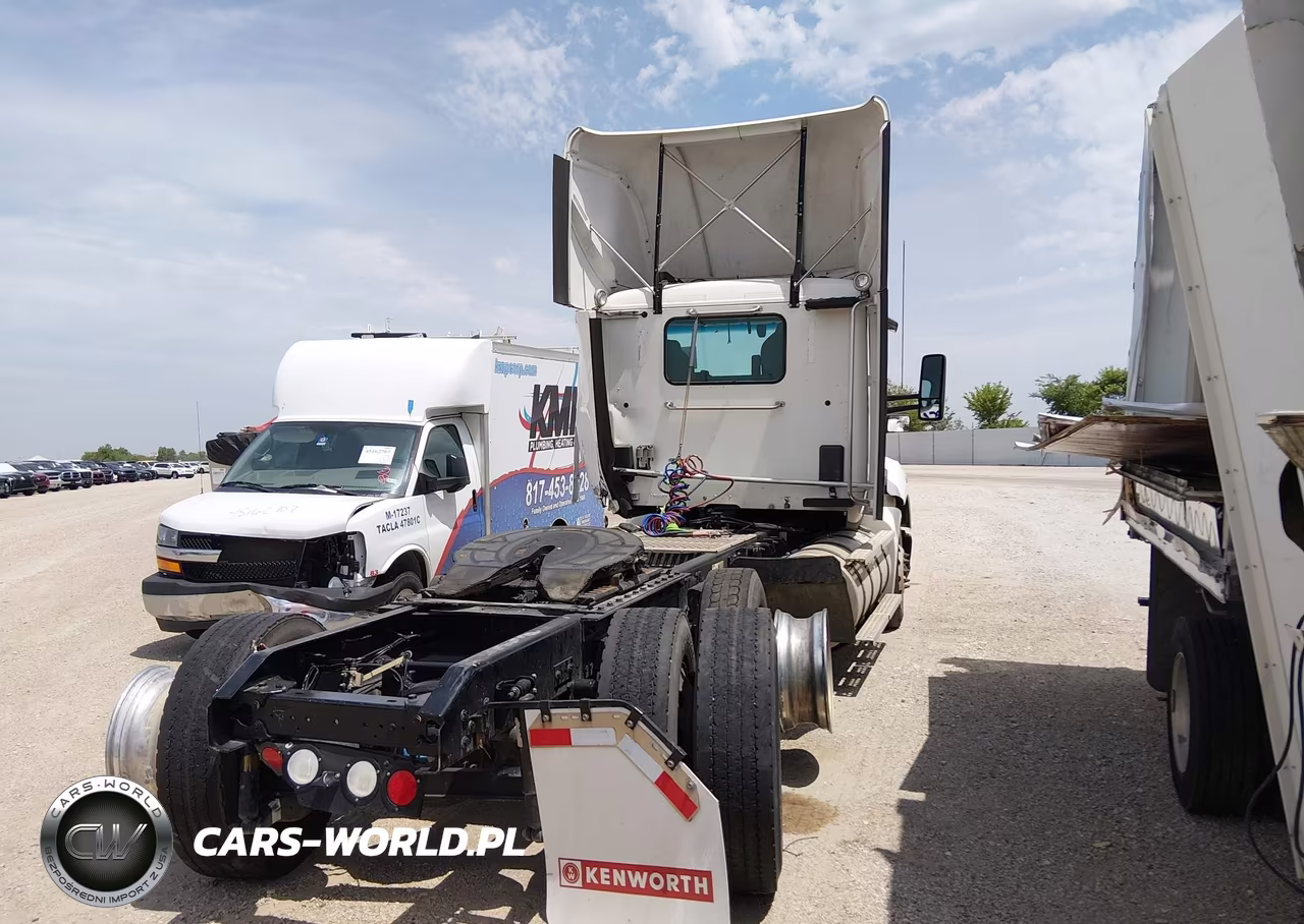2020 Kenworth T680 VIN:1XKYDP9X1LJ312220 - 4